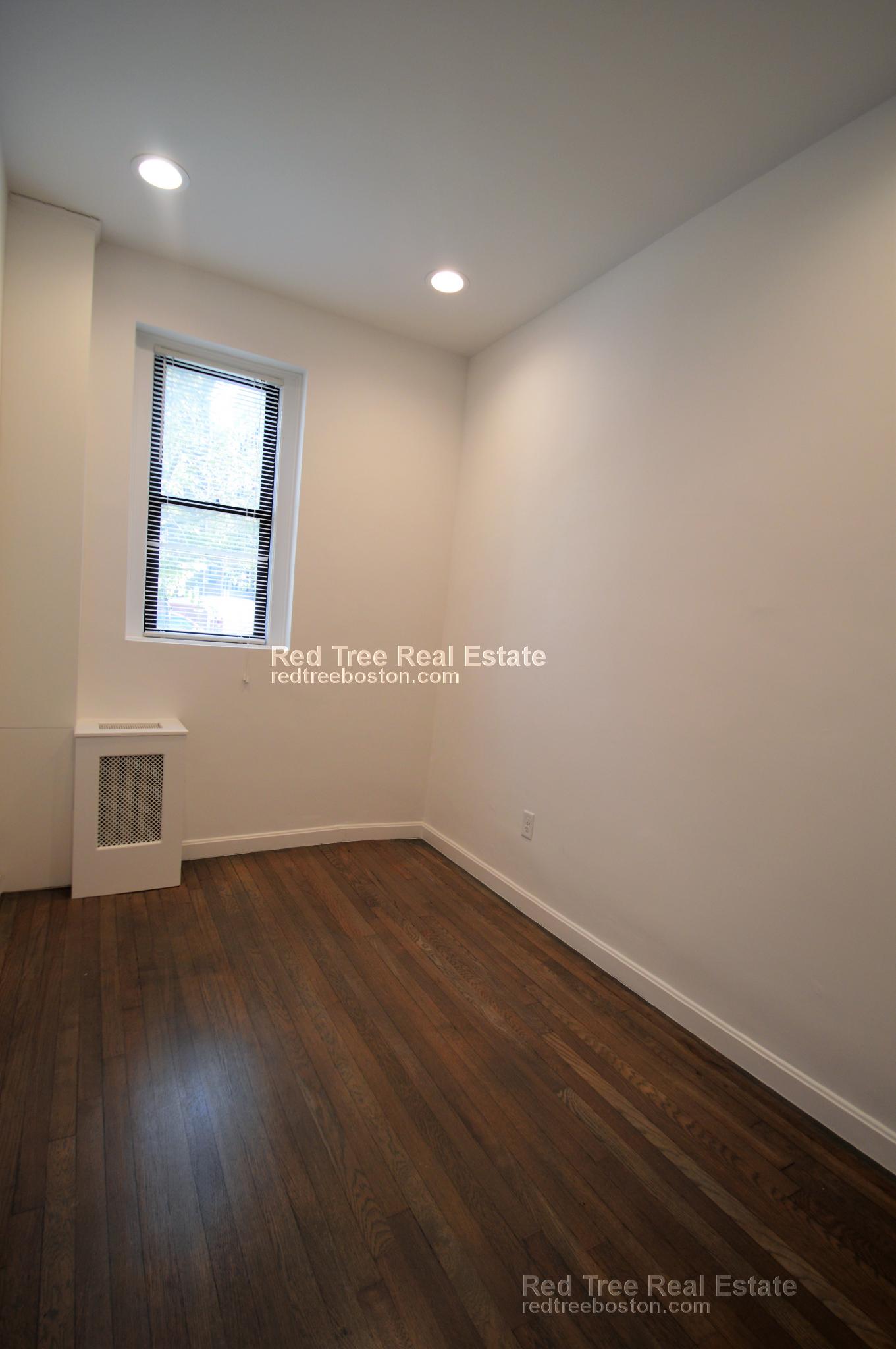 11 Peterborough St, Fenway