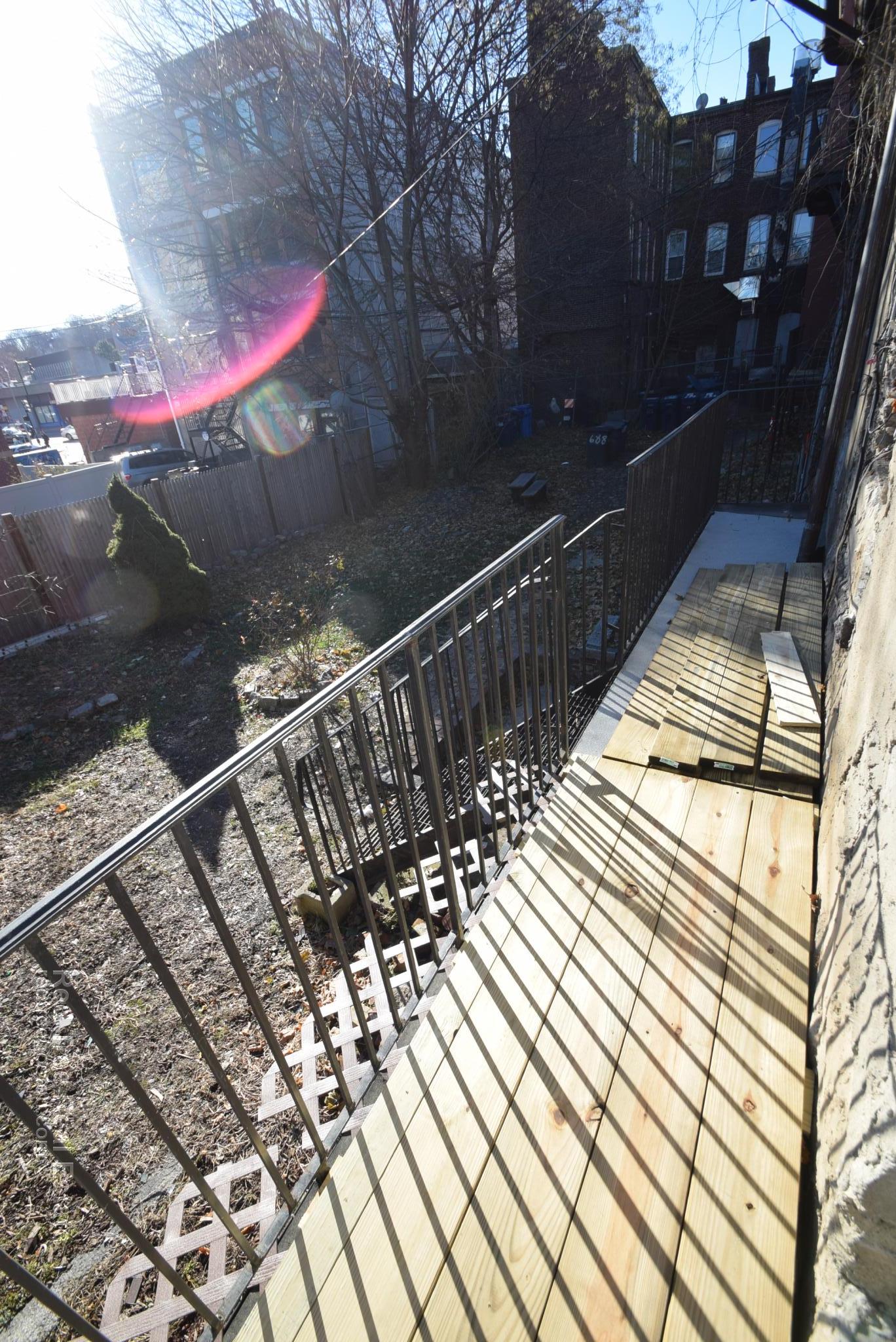 682 Parker St, Mission Hill