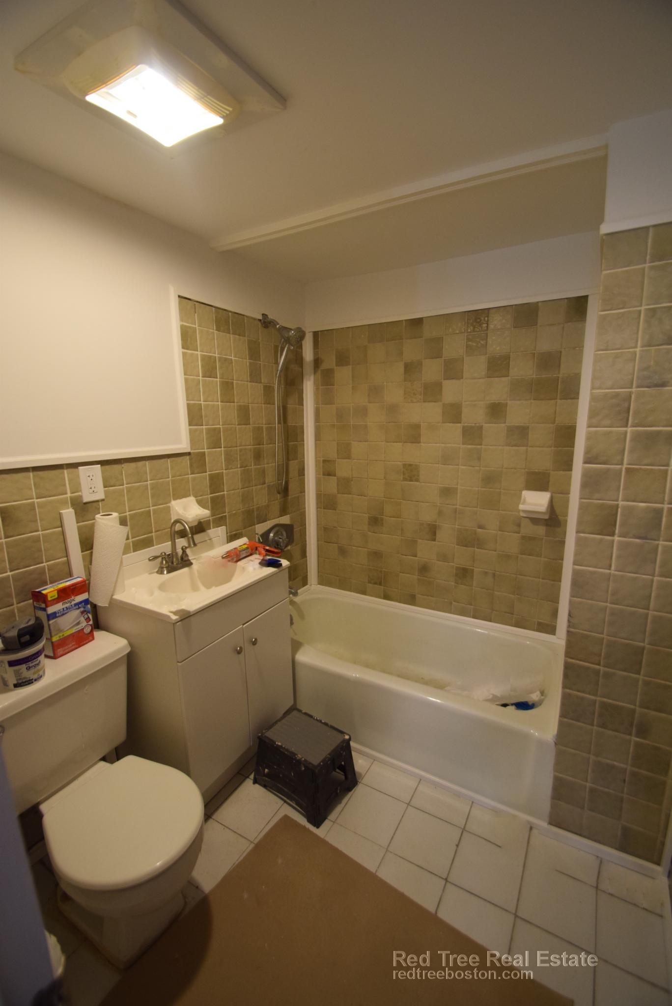 682 Parker St, Mission Hill