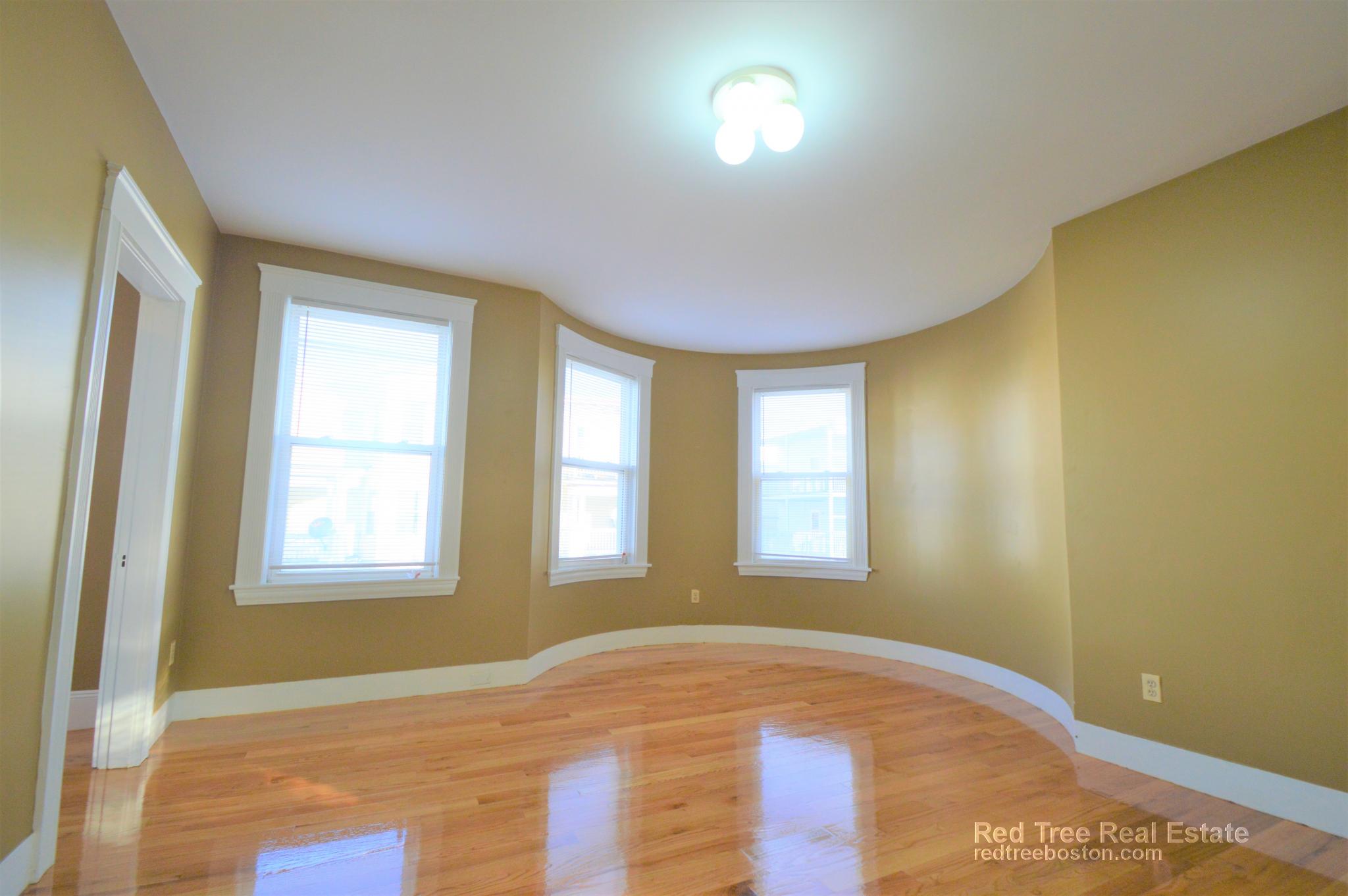 10 Treadway Rd, Dorchester