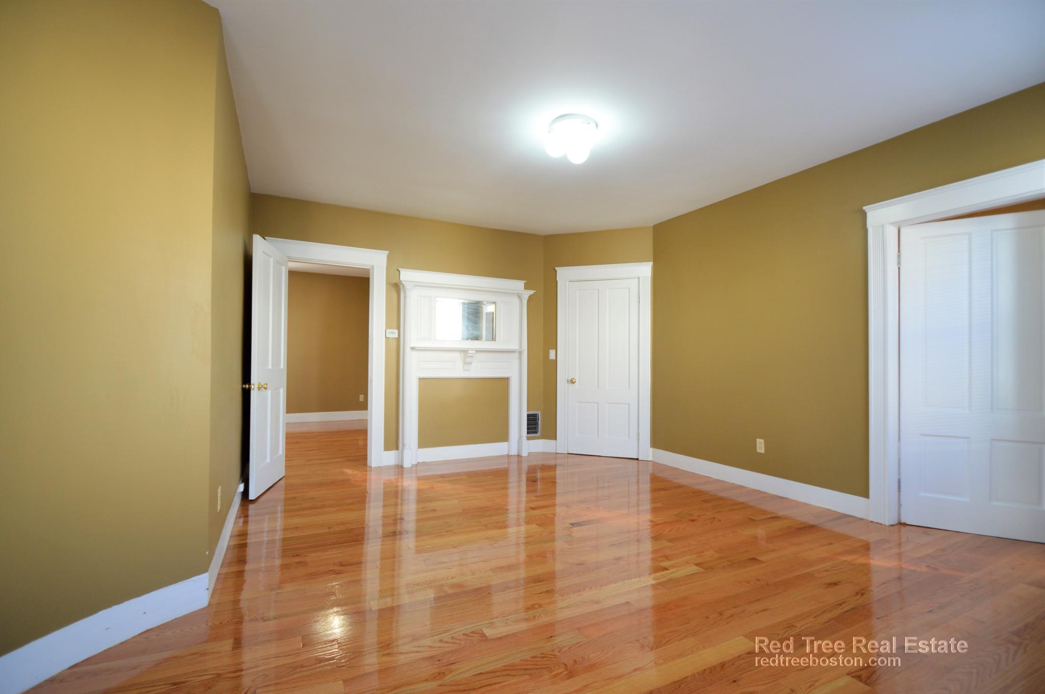 10 Treadway Rd, Dorchester