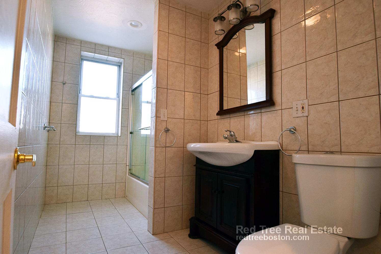 73 Thatcher St, North Brookline