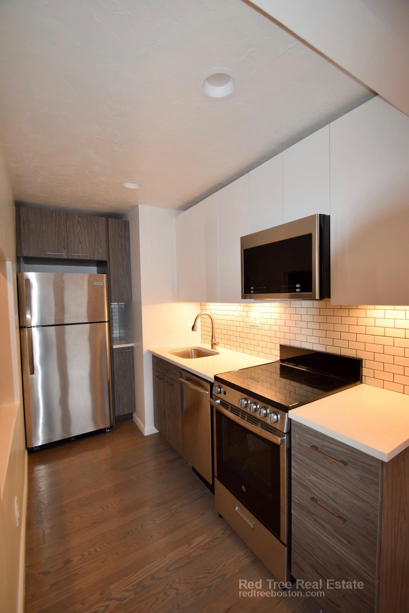 19 Peterborough St, Fenway