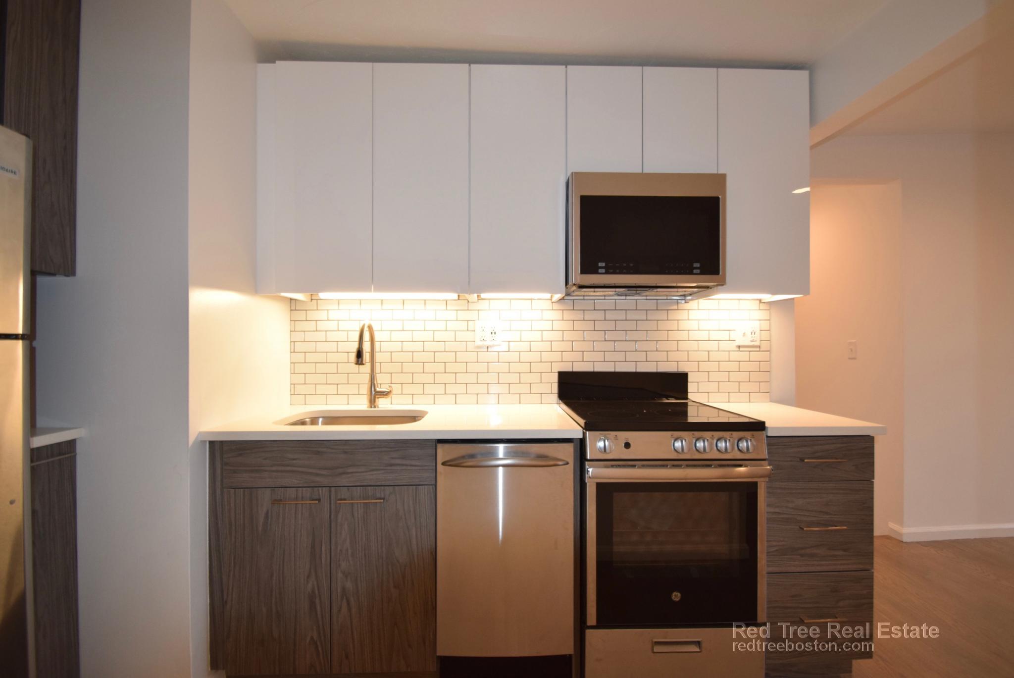 19 Peterborough St, Fenway