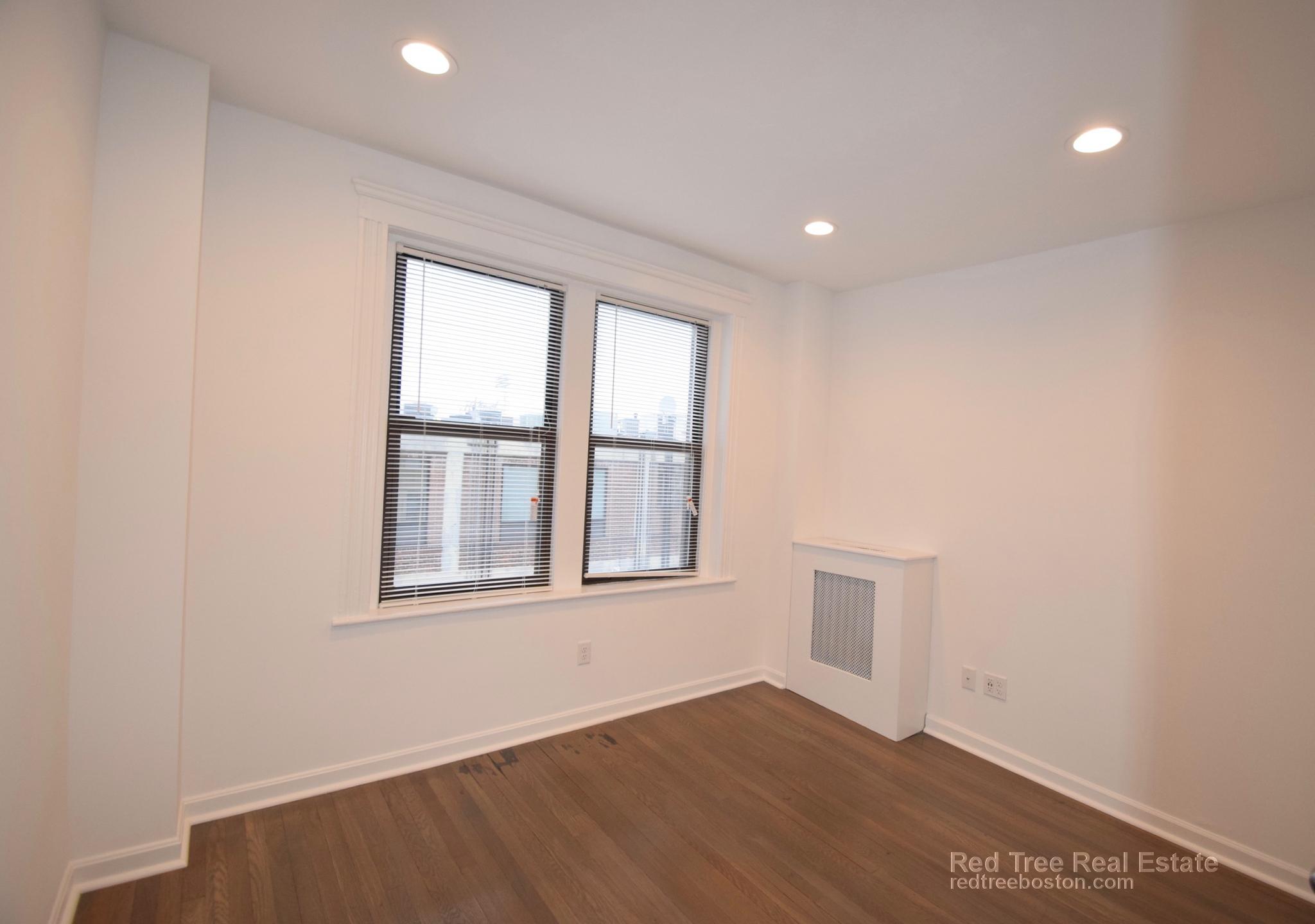 19 Peterborough St, Fenway