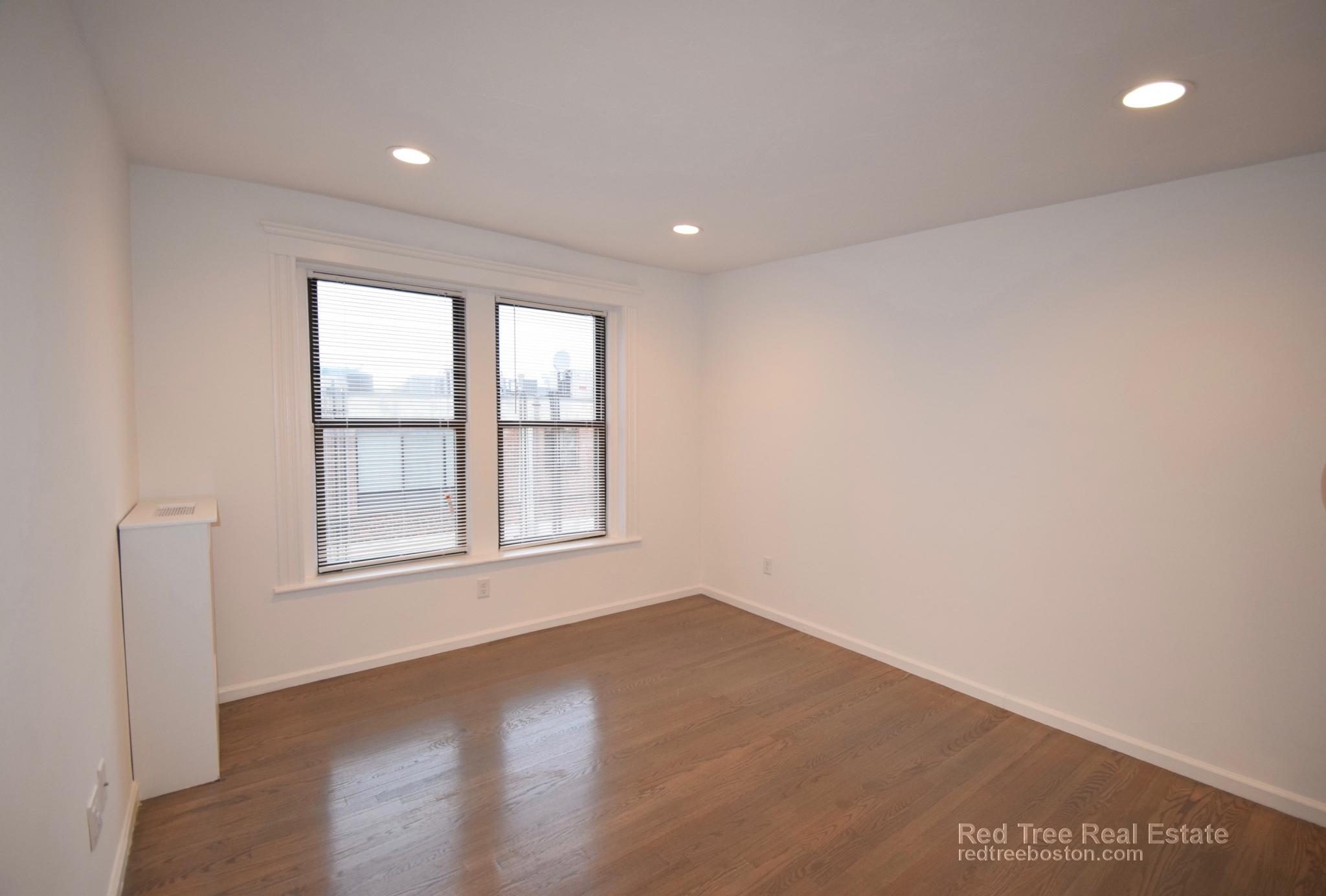 19 Peterborough St, Fenway