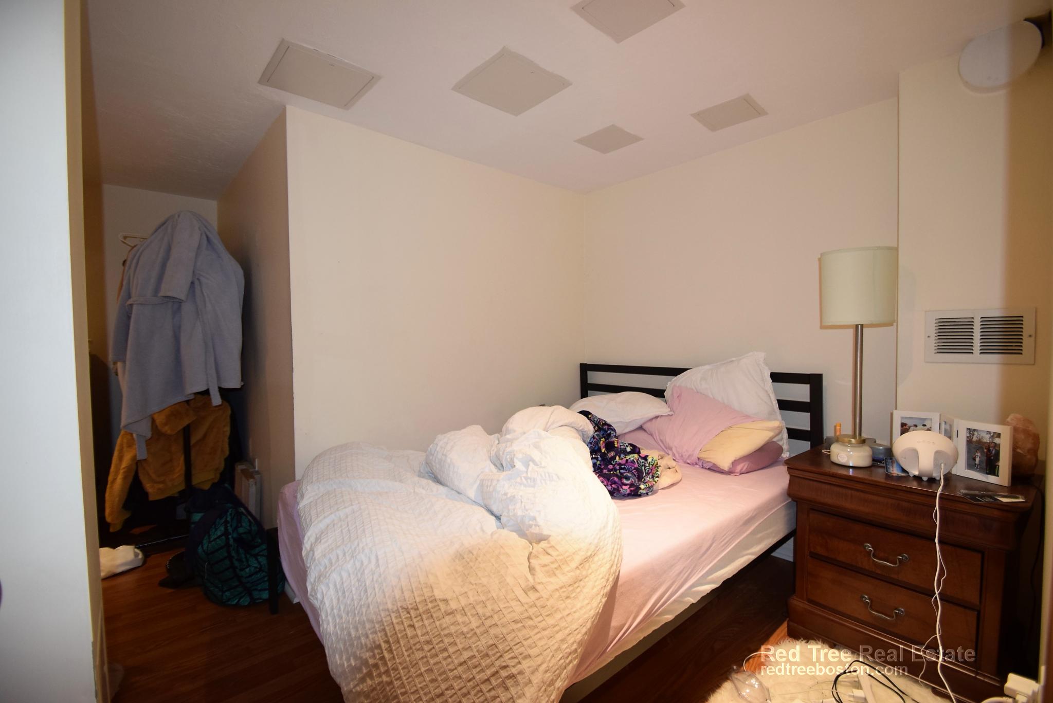 1689 Beacon St, Aspinwall Hill