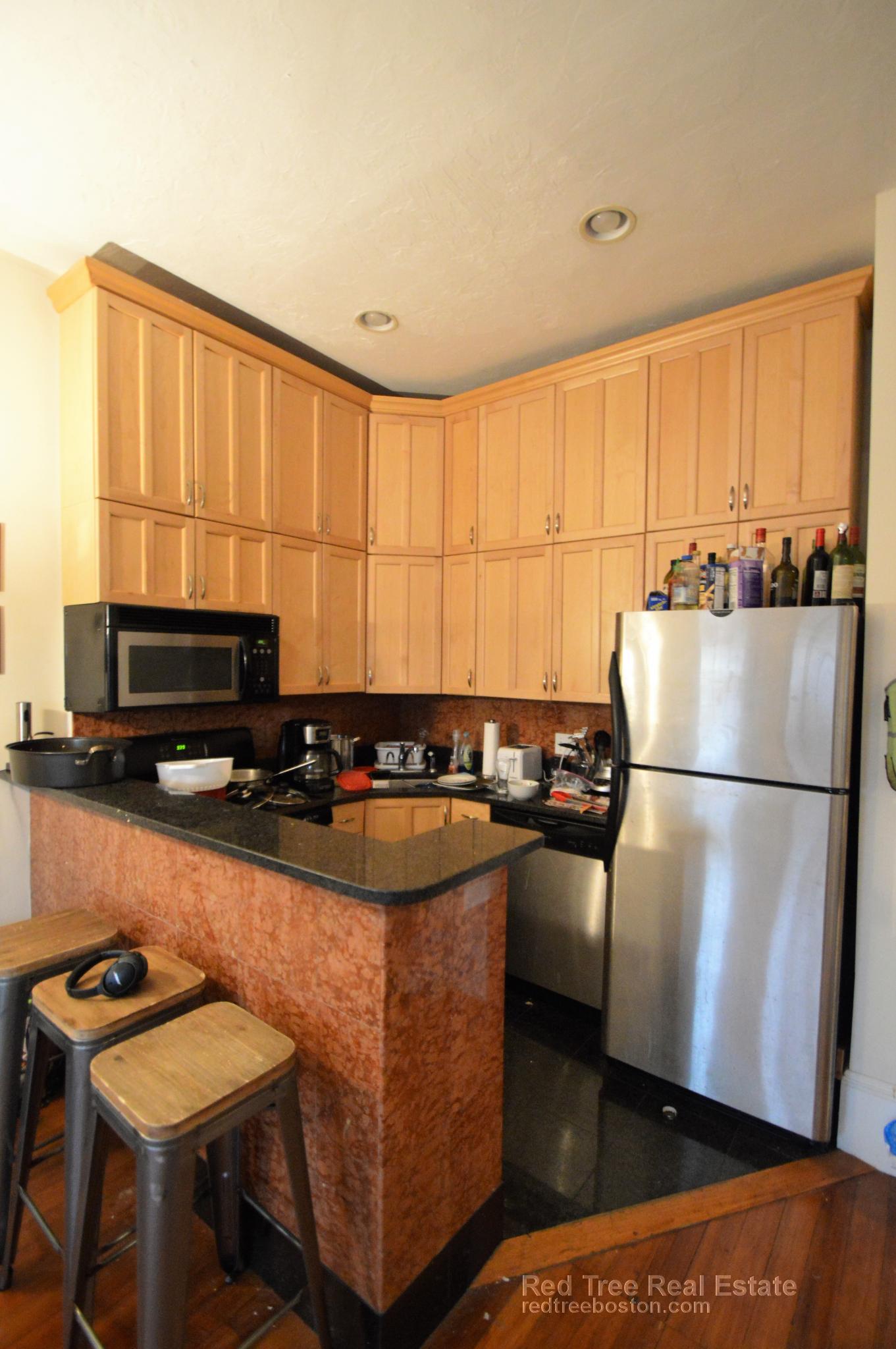 1689 Beacon St, Aspinwall Hill