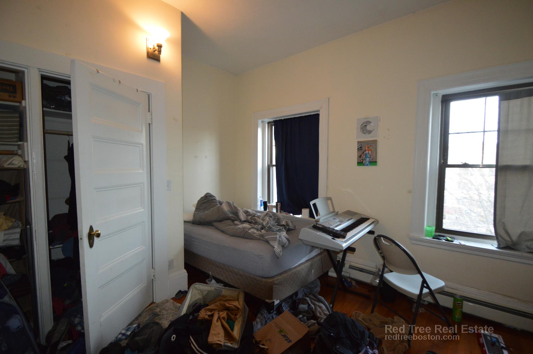 1689 Beacon St, Aspinwall Hill