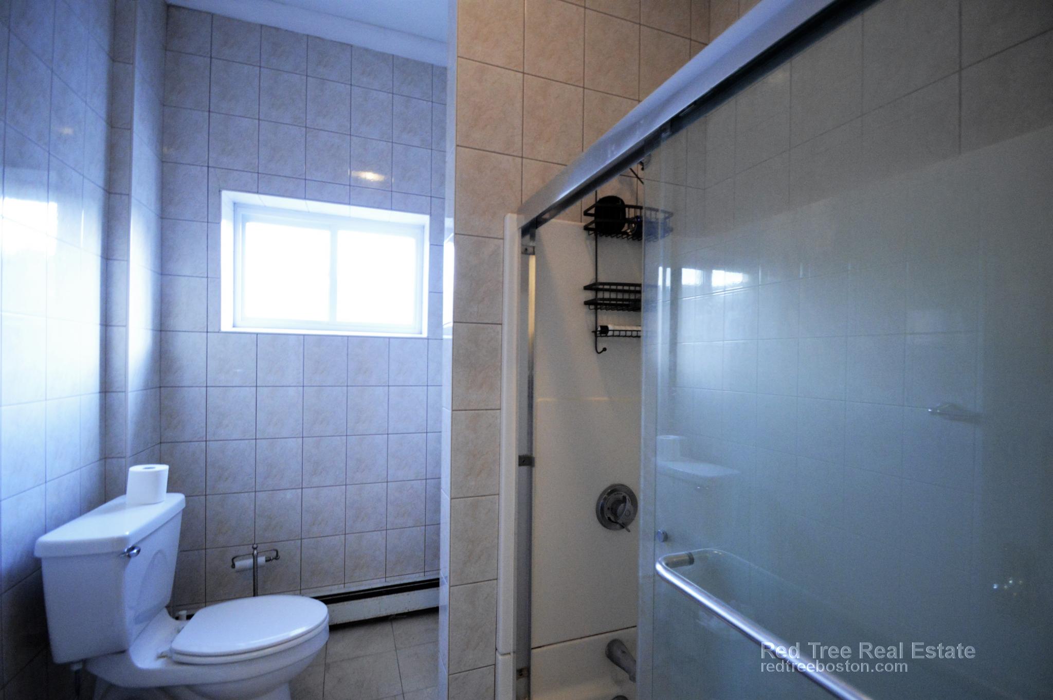 1689 Beacon St, Aspinwall Hill