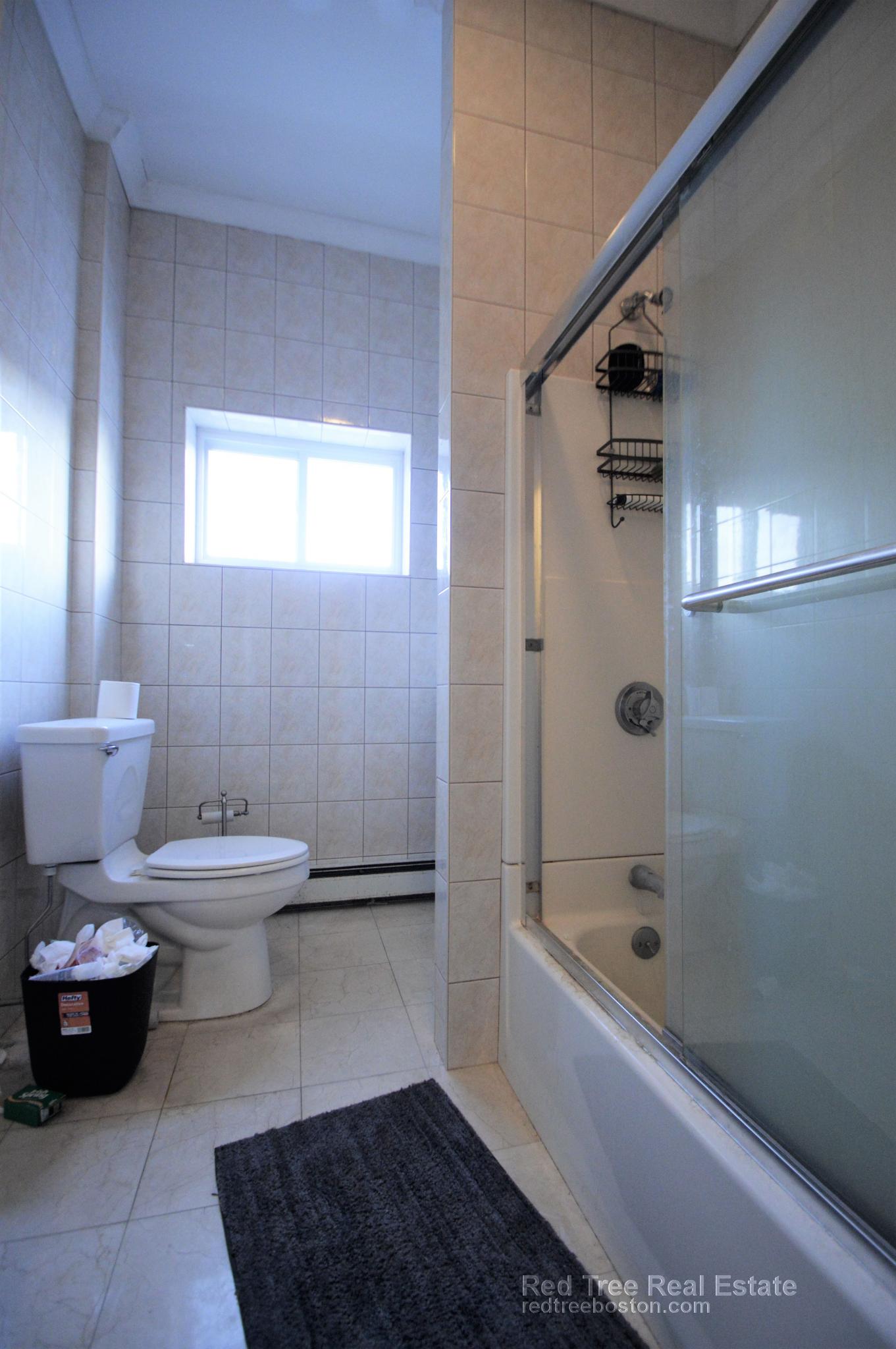 1689 Beacon St, Aspinwall Hill