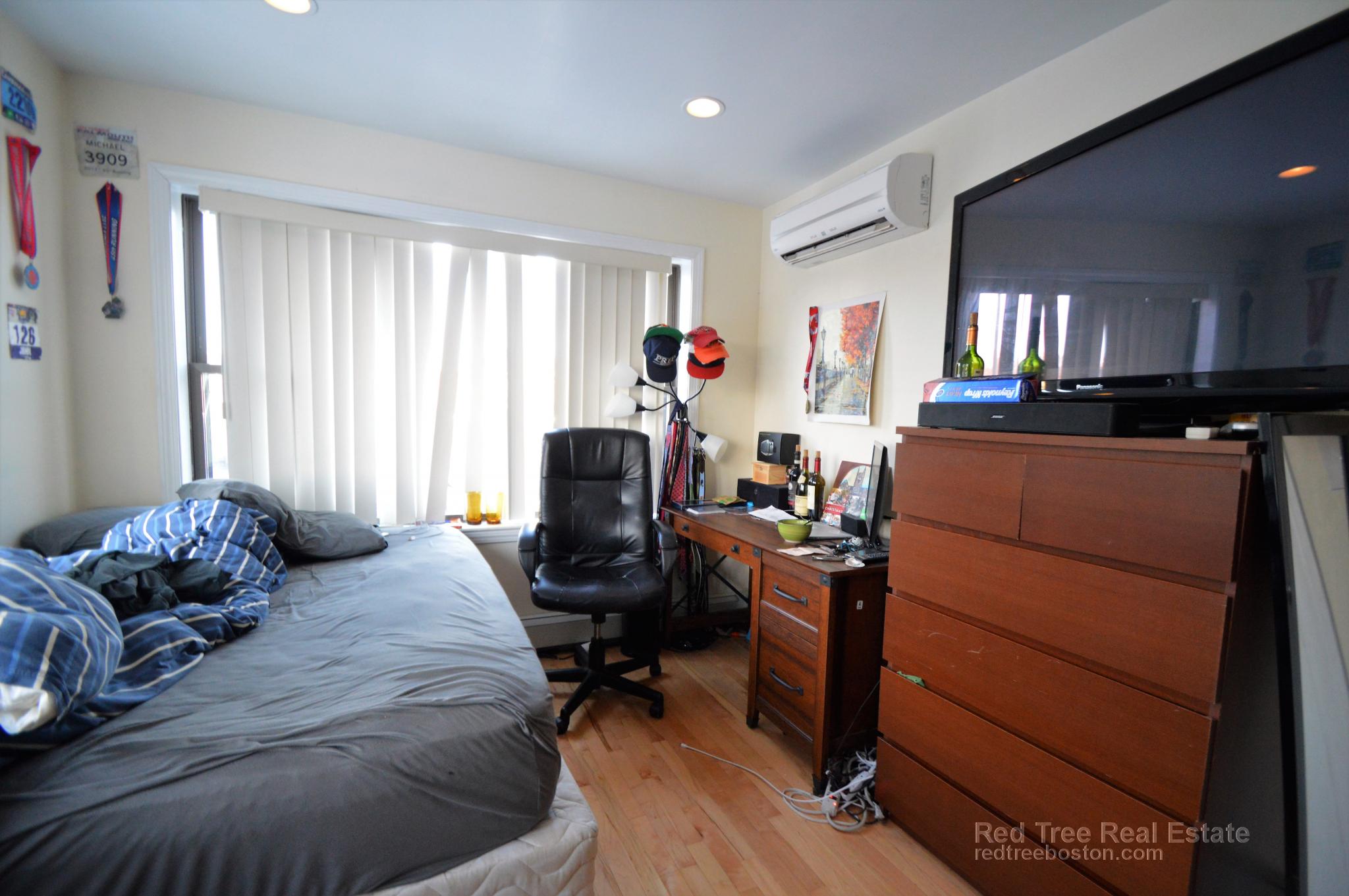 1689 Beacon St, Aspinwall Hill