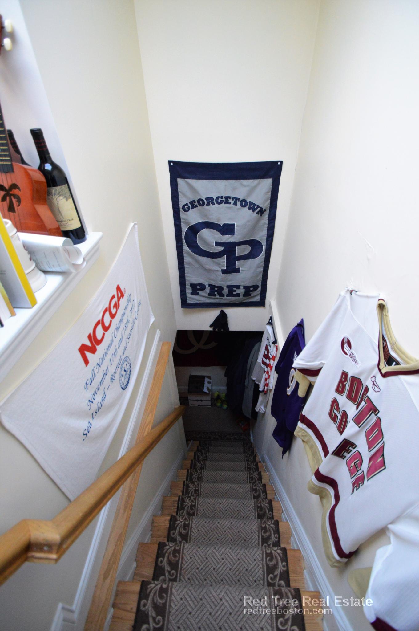 1689 Beacon St, Aspinwall Hill