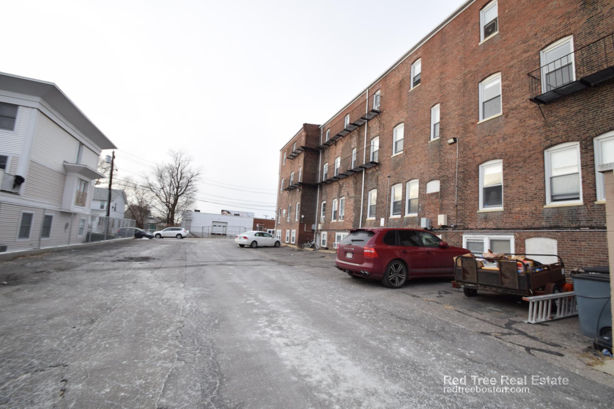 164 North Beacon St, Oak Square