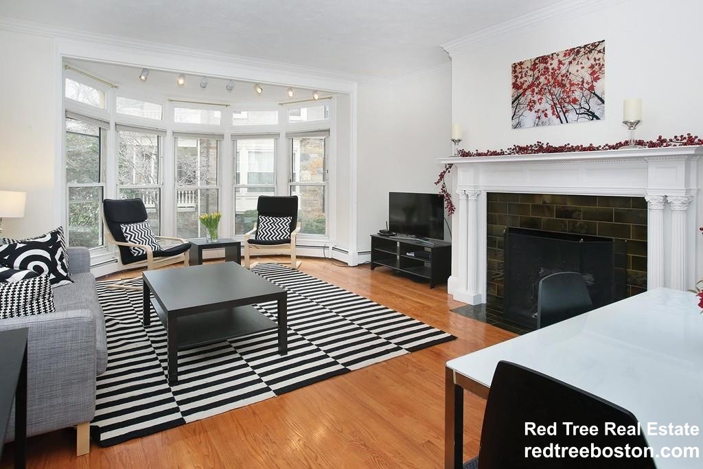 17 Regent Circle, Brookline