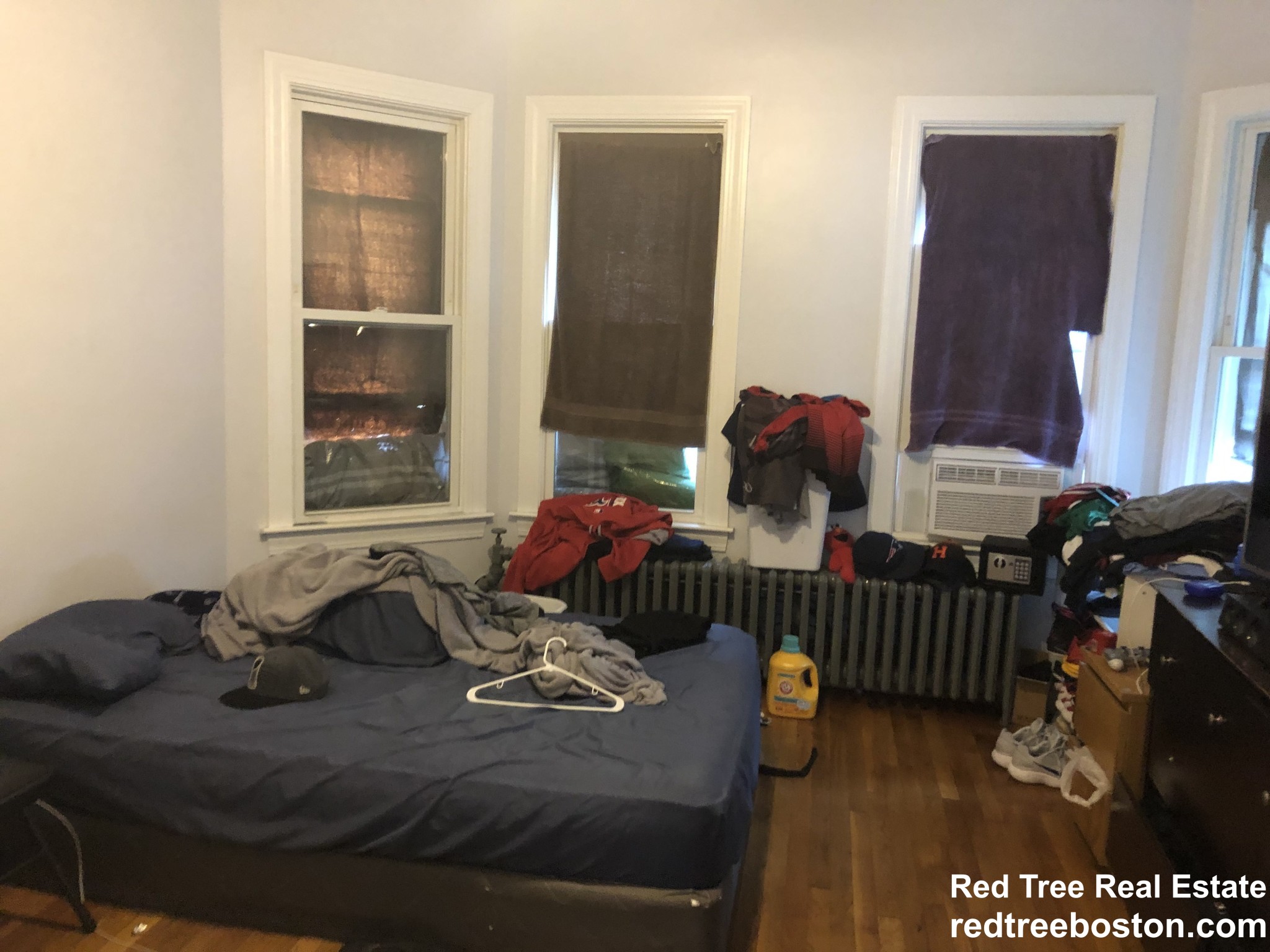 4 bed, 1 bath apartment for rent at 130 Wordsworth St Unit 3, East Boston — photo 8 of 16
