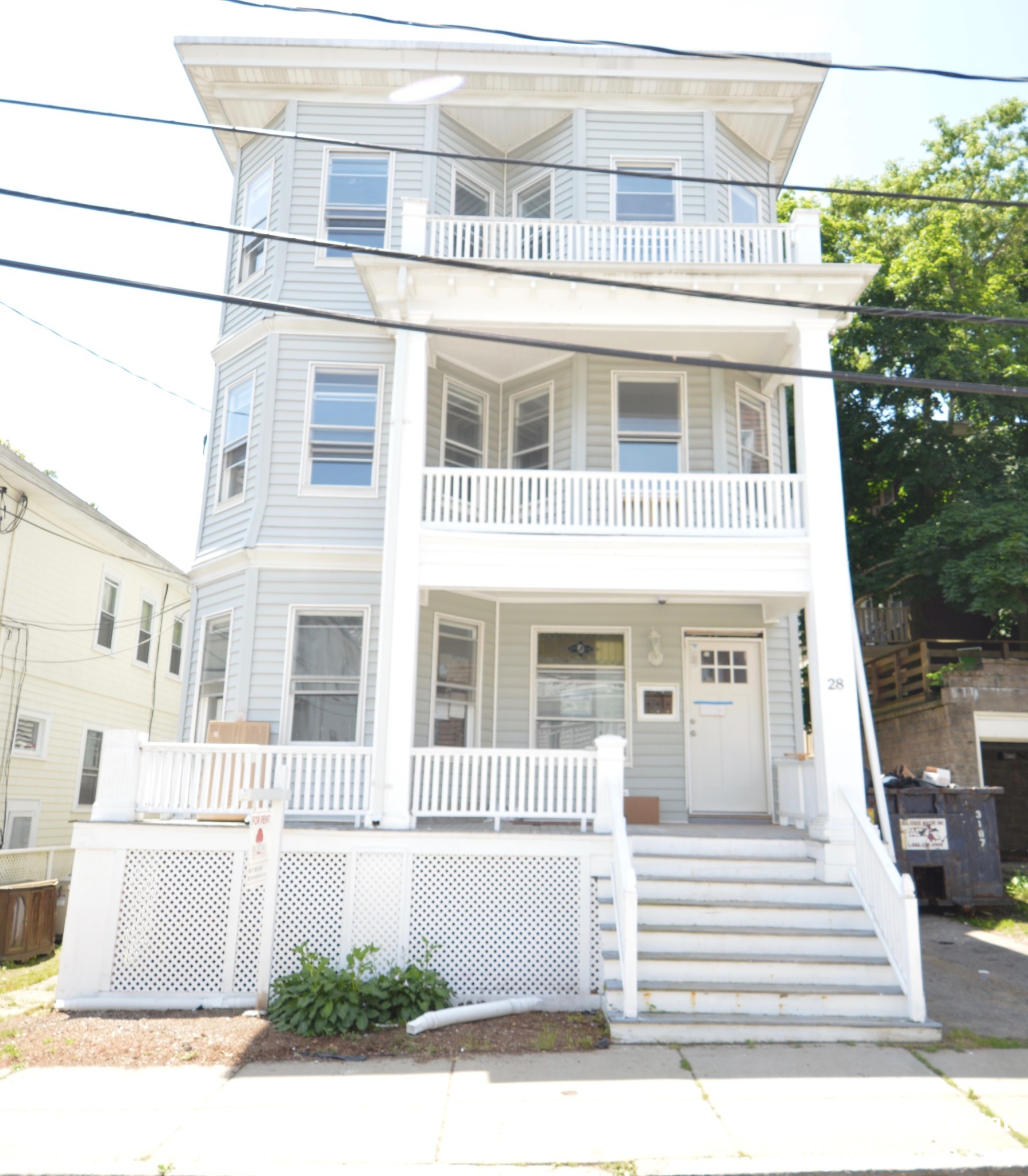 4 bed, 2 bath apartment for rent at 28 Hunnewell Ave Unit 3, Brighton — photo 2 of 25