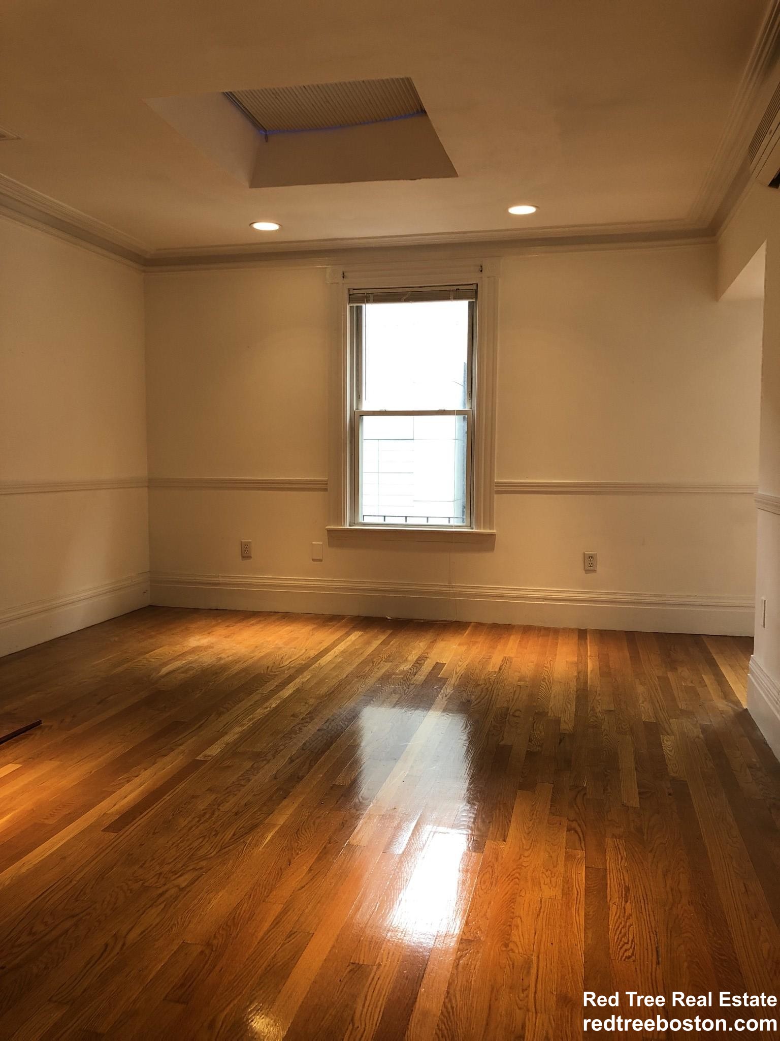 254 Newbury St, Back Bay