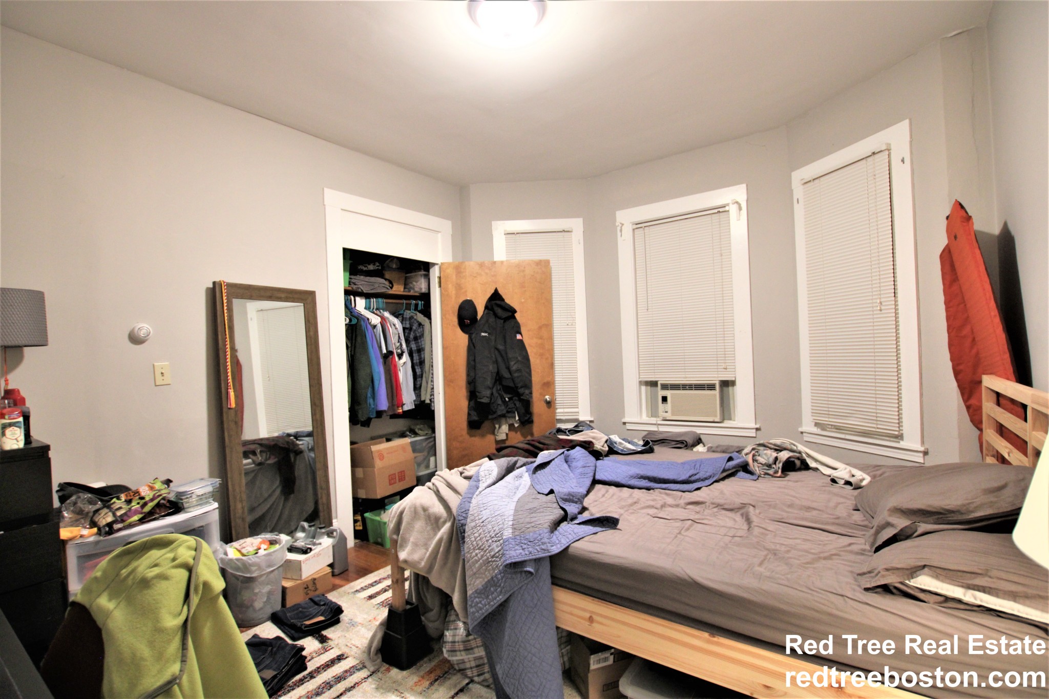 8 Sunset St, Mission Hill