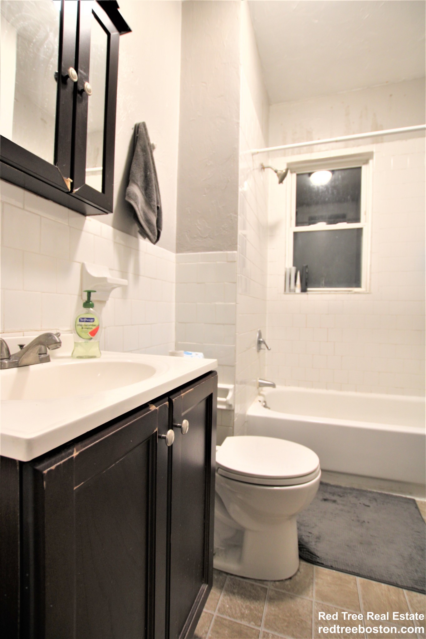 8 Sunset St, Mission Hill