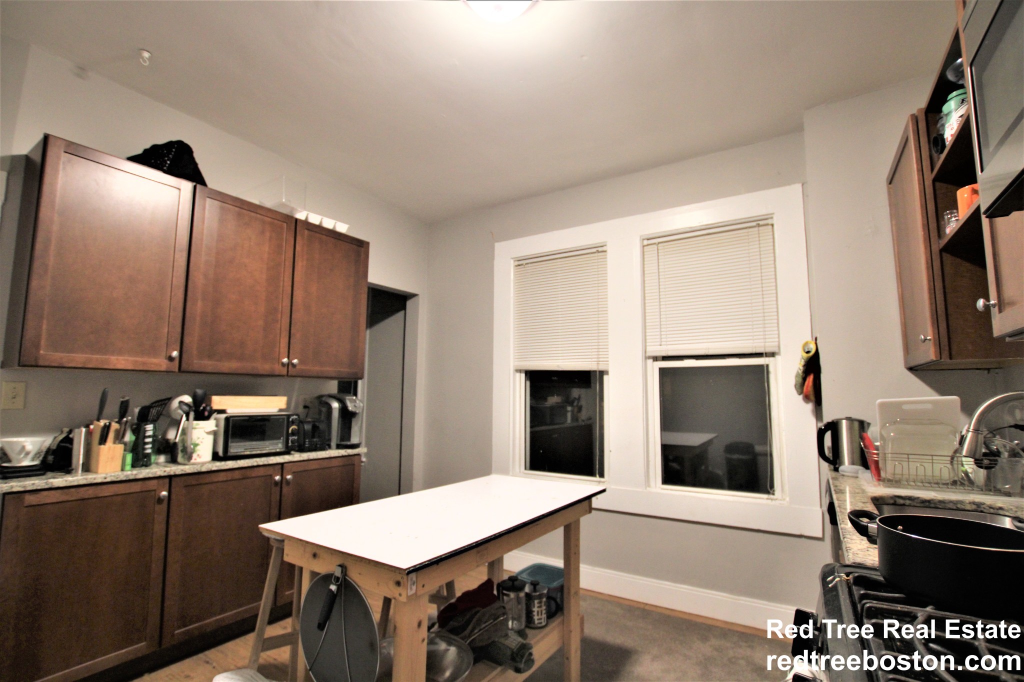 8 Sunset St, Mission Hill