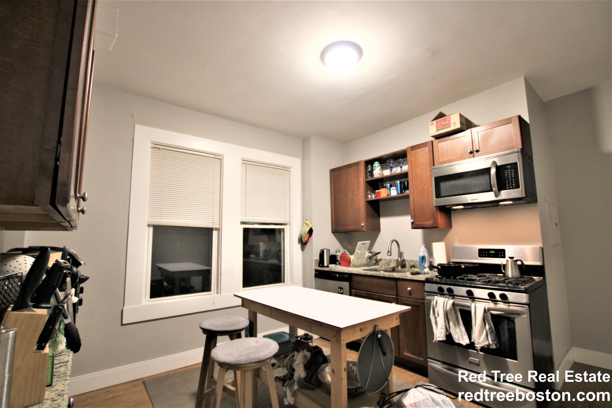 8 Sunset St, Mission Hill