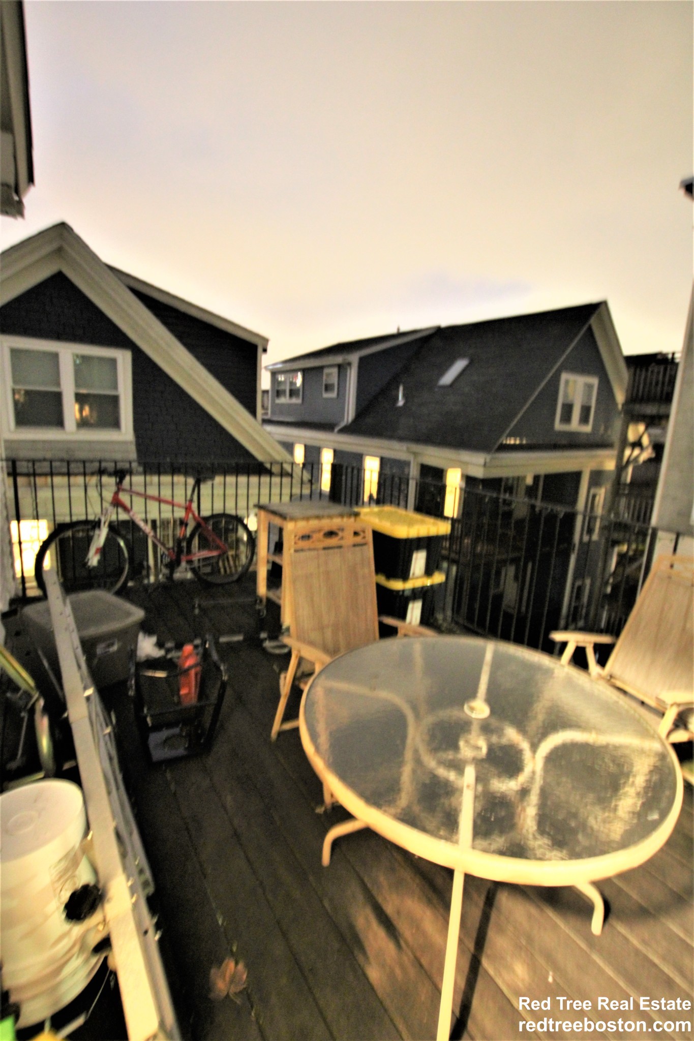 8 Sunset St, Mission Hill