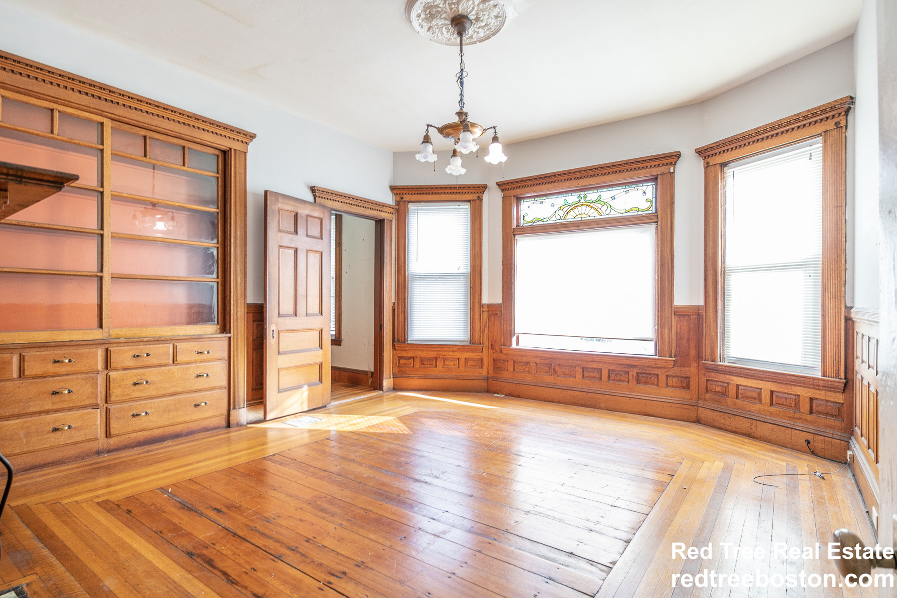 1 Cobden St, Roxbury