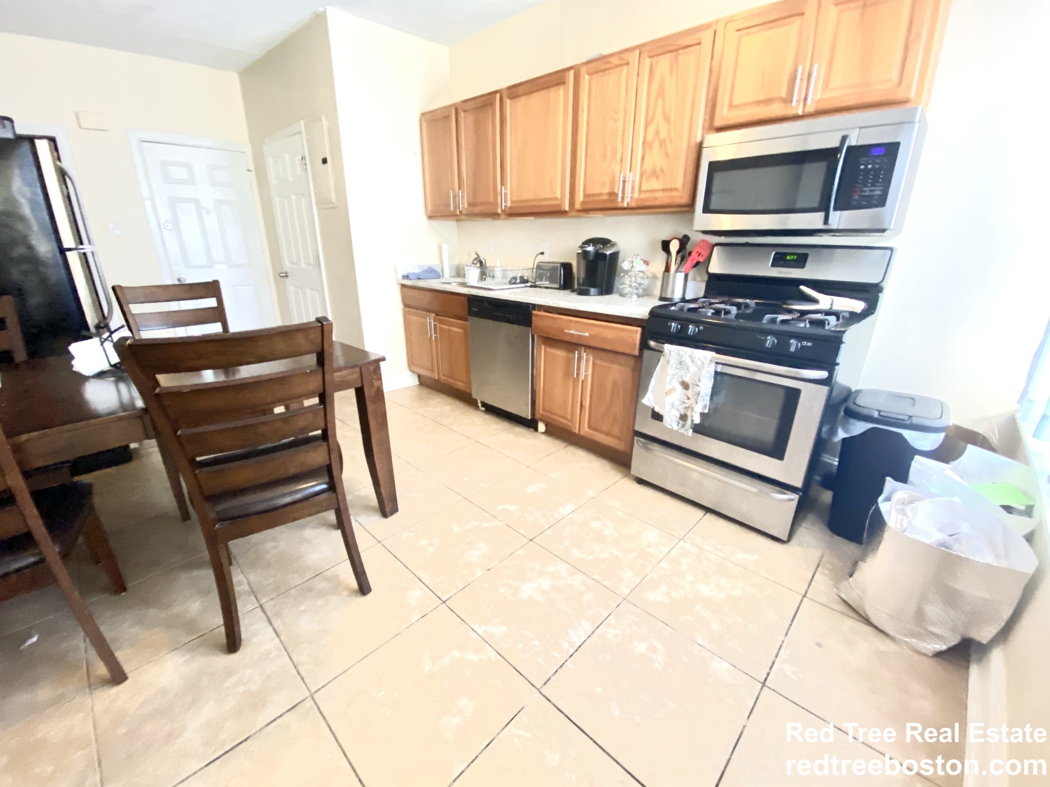 4 bed, 1 bath apartment for rent at 110 Paris St Unit 3, East Boston — photo 6 of 19