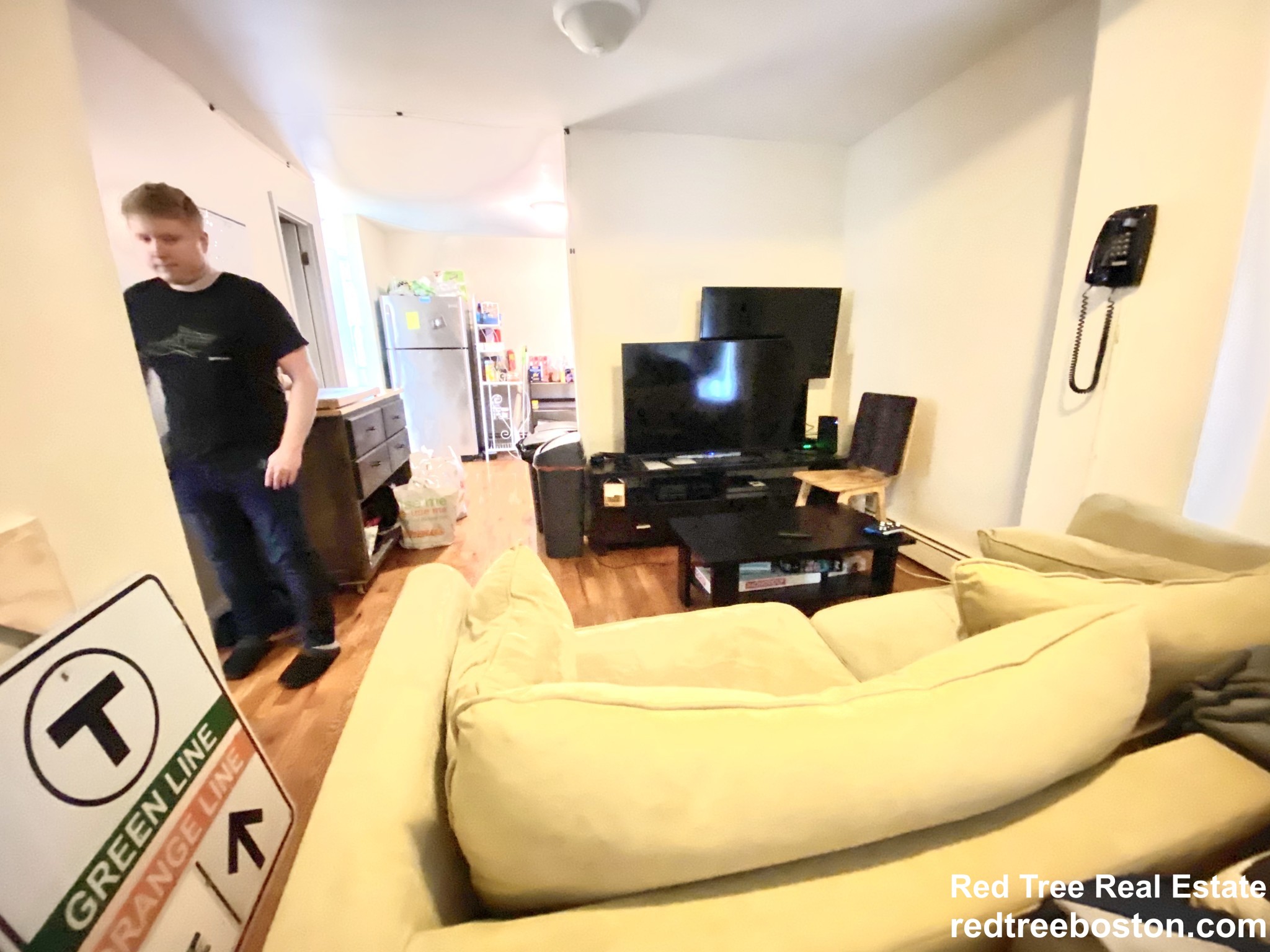 4 bed, 2 bath apartment for rent at 238 Everett St Unit 3, East Boston — photo 3 of 17