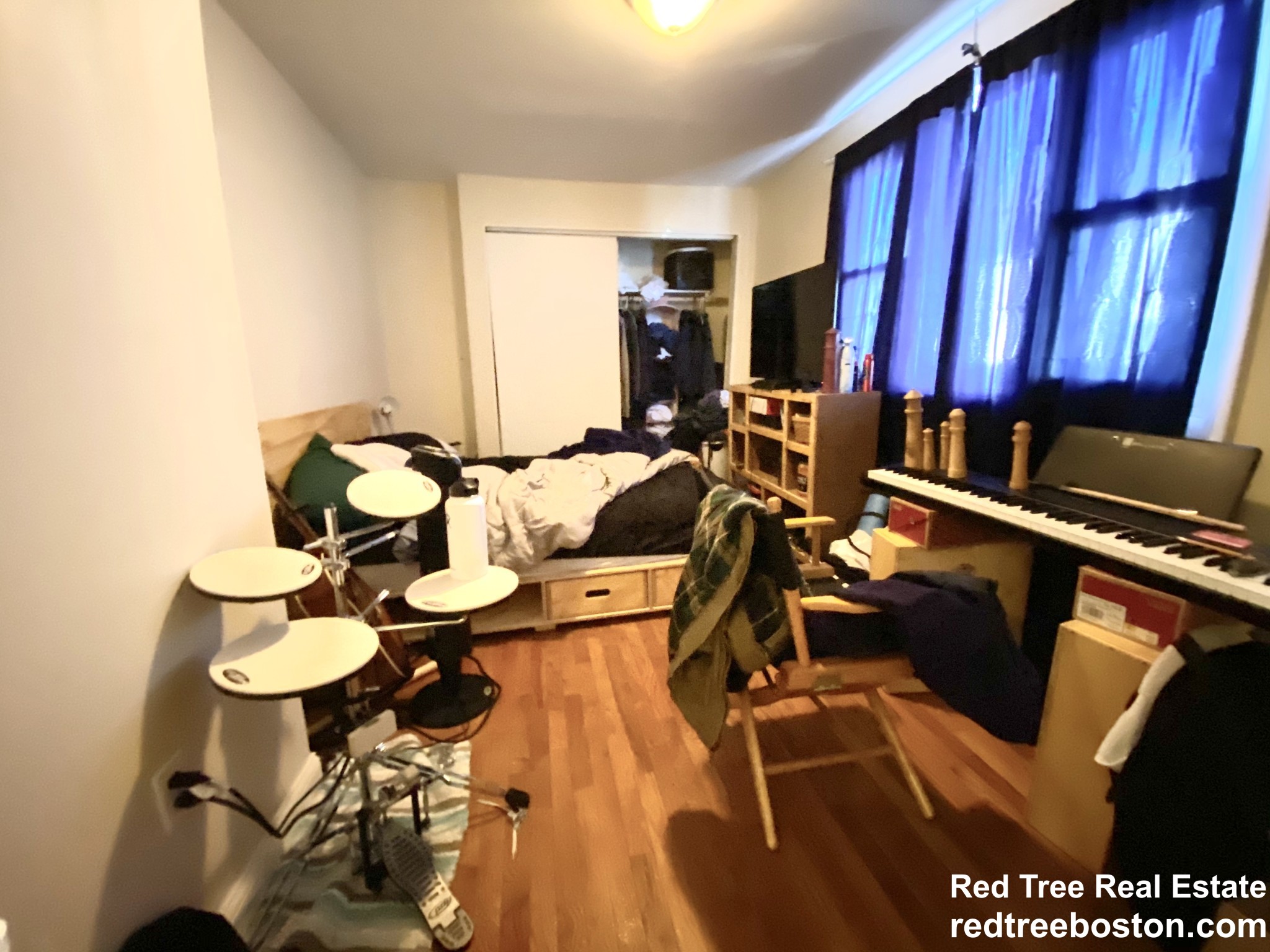 4 bed, 2 bath apartment for rent at 238 Everett St Unit 3, East Boston — photo 4 of 17