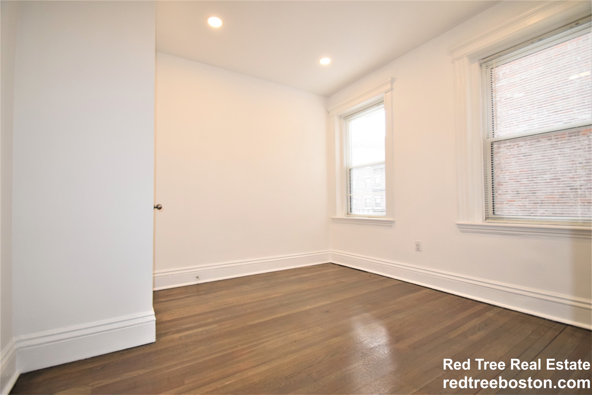 102 Queensberry St, Fenway