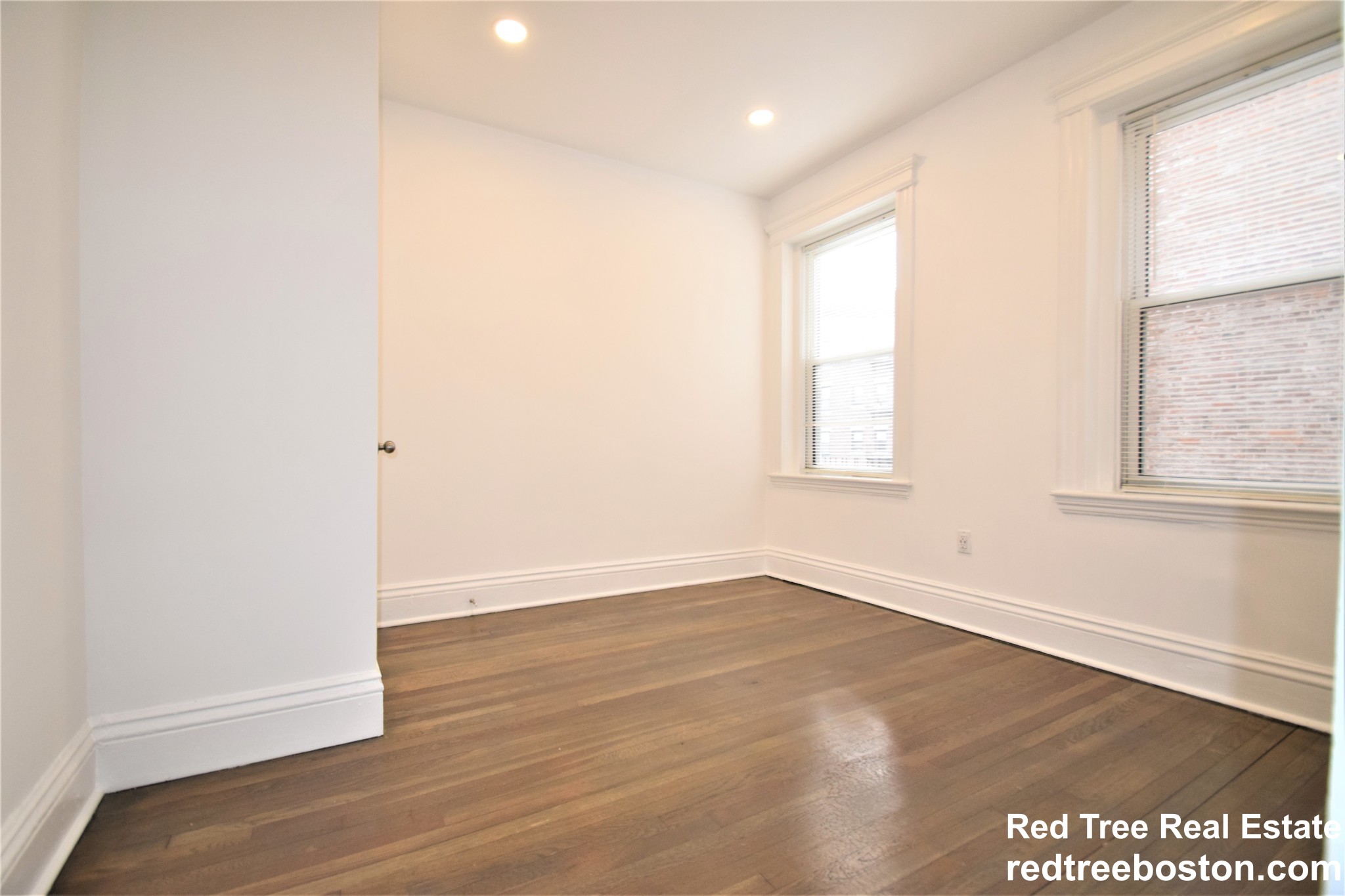 102 Queensberry St, Fenway