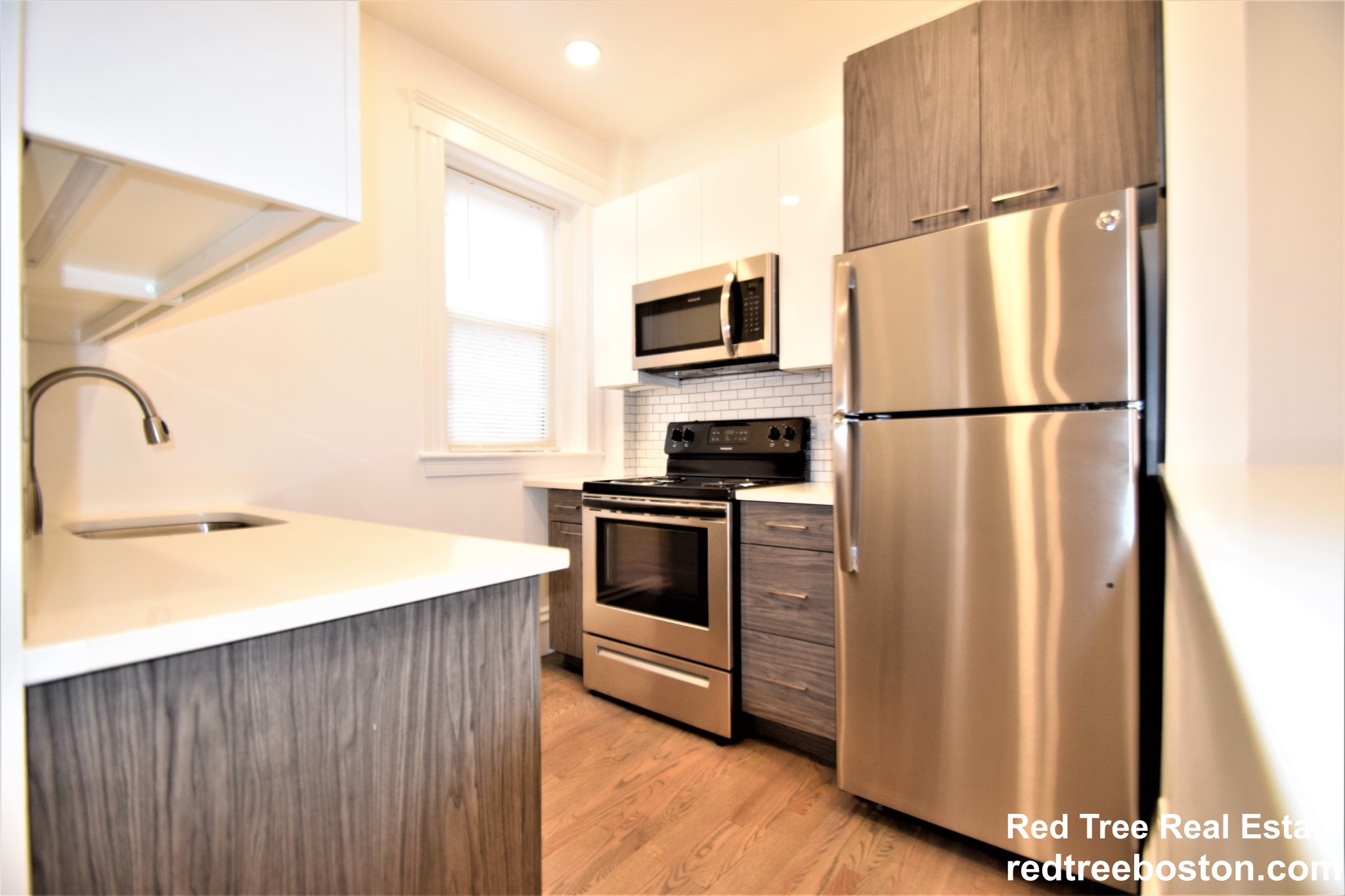 102 Queensberry St, Fenway