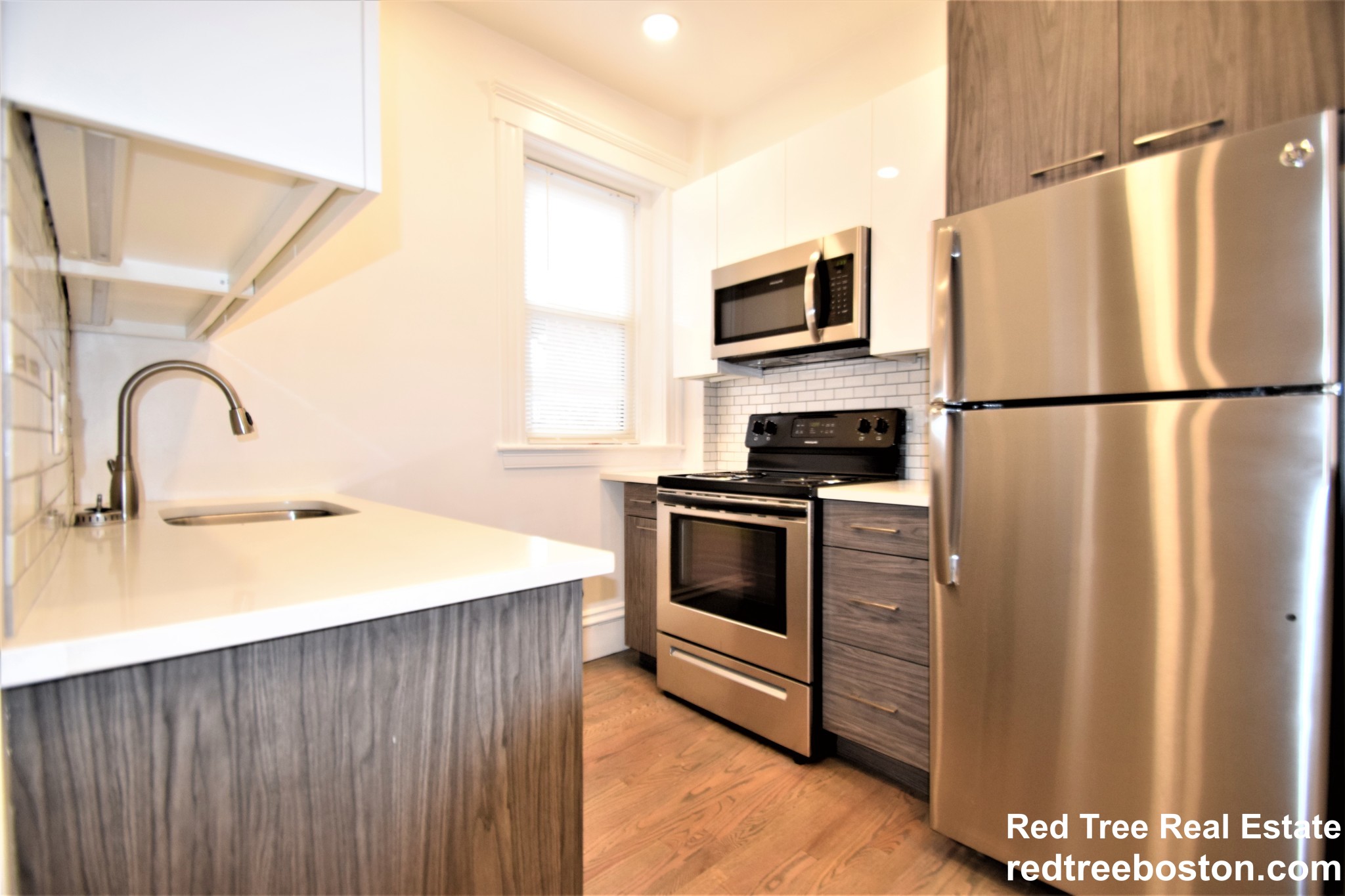 102 Queensberry St, Fenway