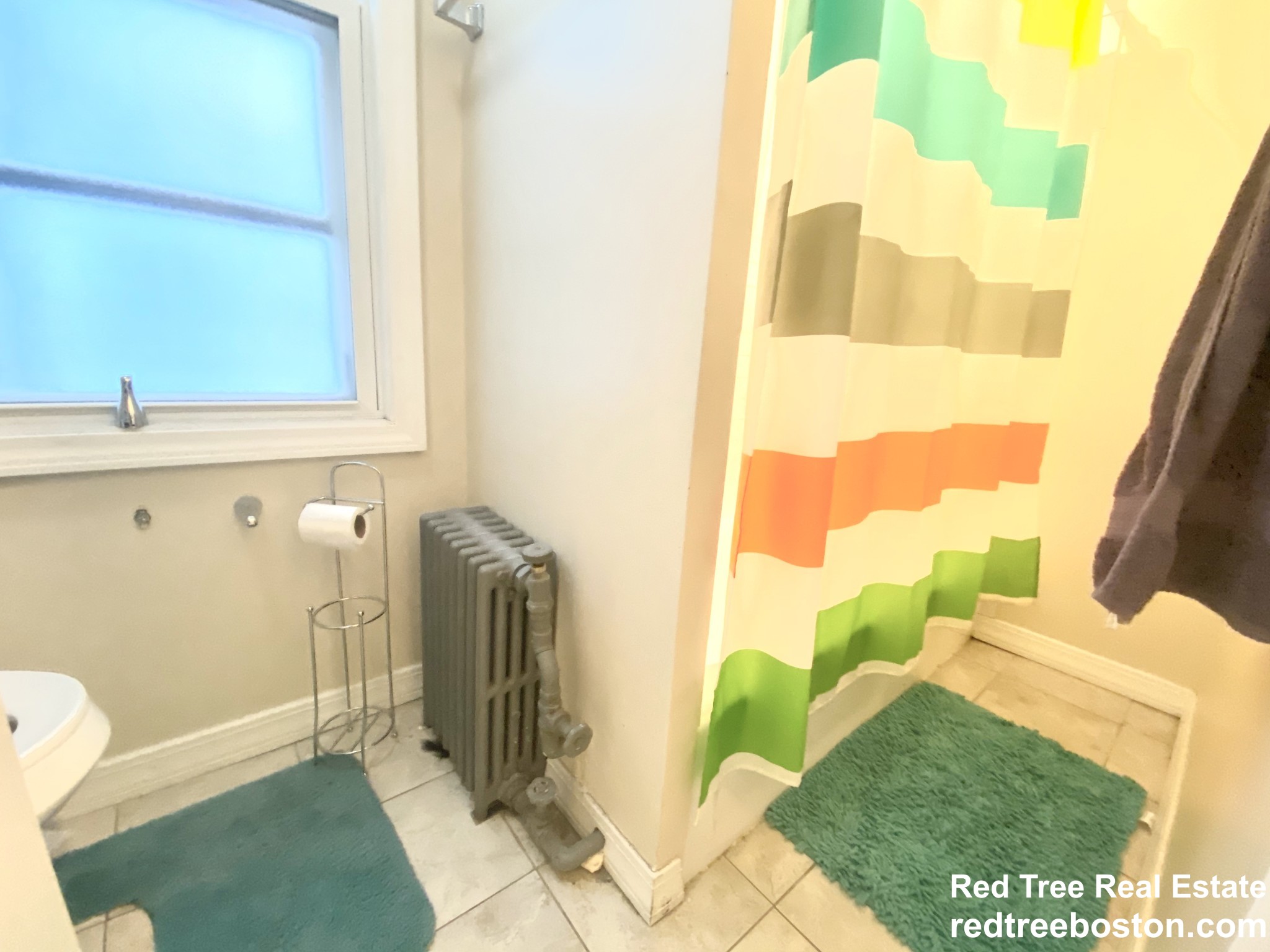 4 bed, 1 bath apartment for rent at 324 Saratoga St Unit 3, East Boston — photo 3 of 13