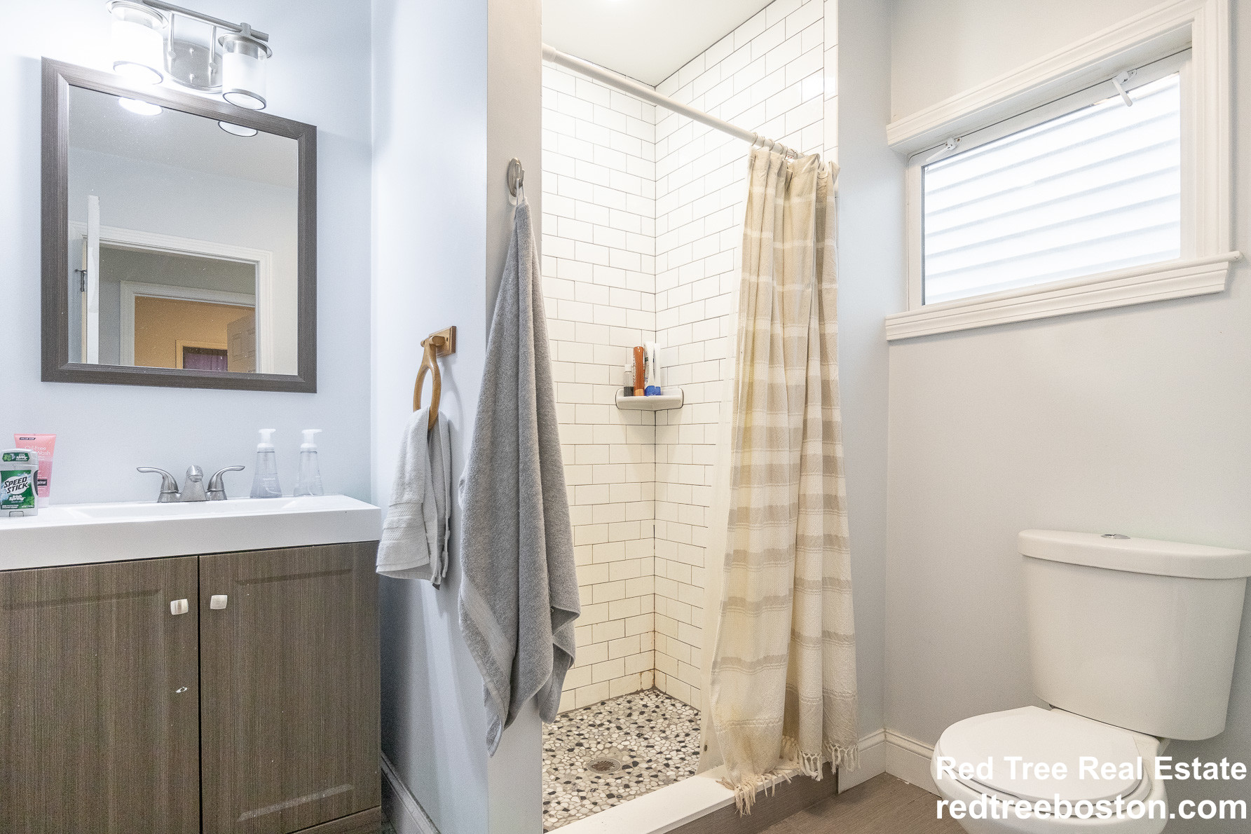 4 bed, 1 bath apartment for rent at 204 Falcon St Unit 3, East Boston — photo 10 of 12