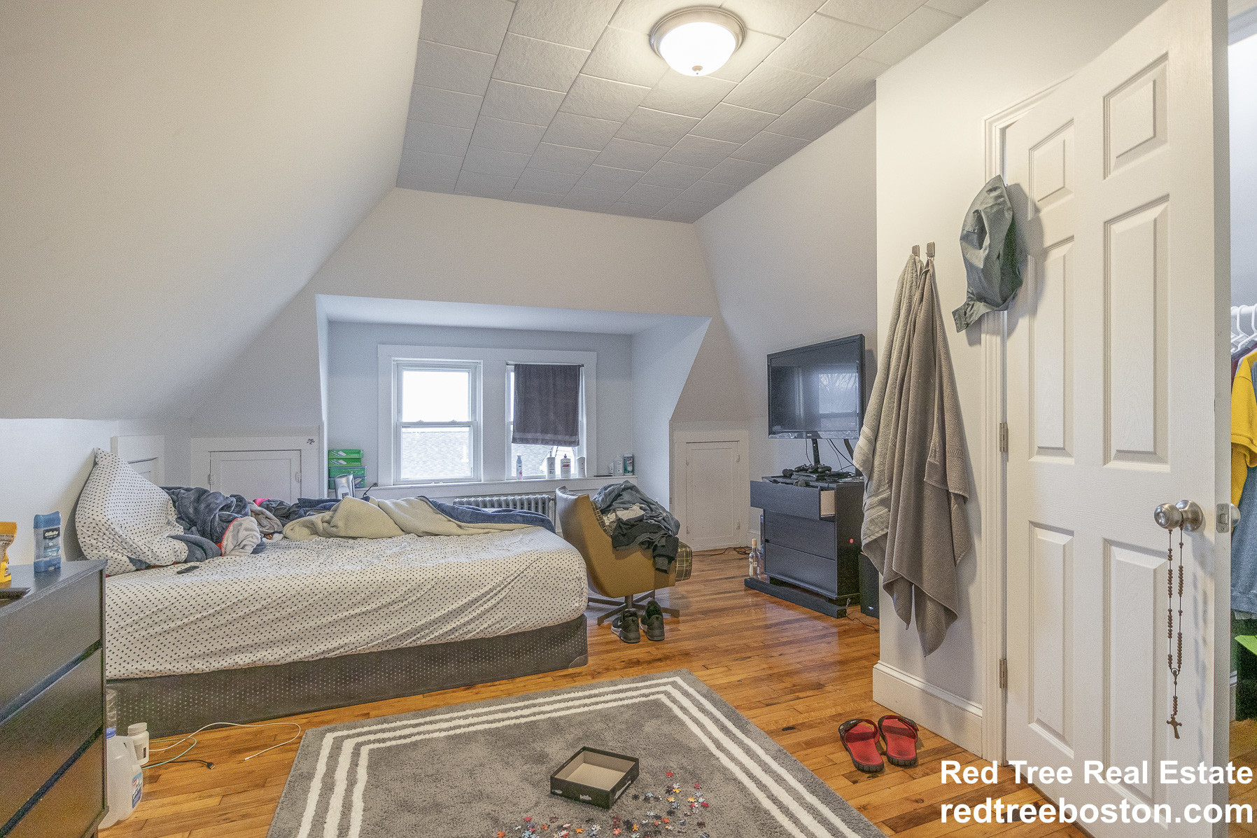4 bed, 1 bath apartment for rent at 130 Wordsworth St Unit 3, East Boston — photo 15 of 16
