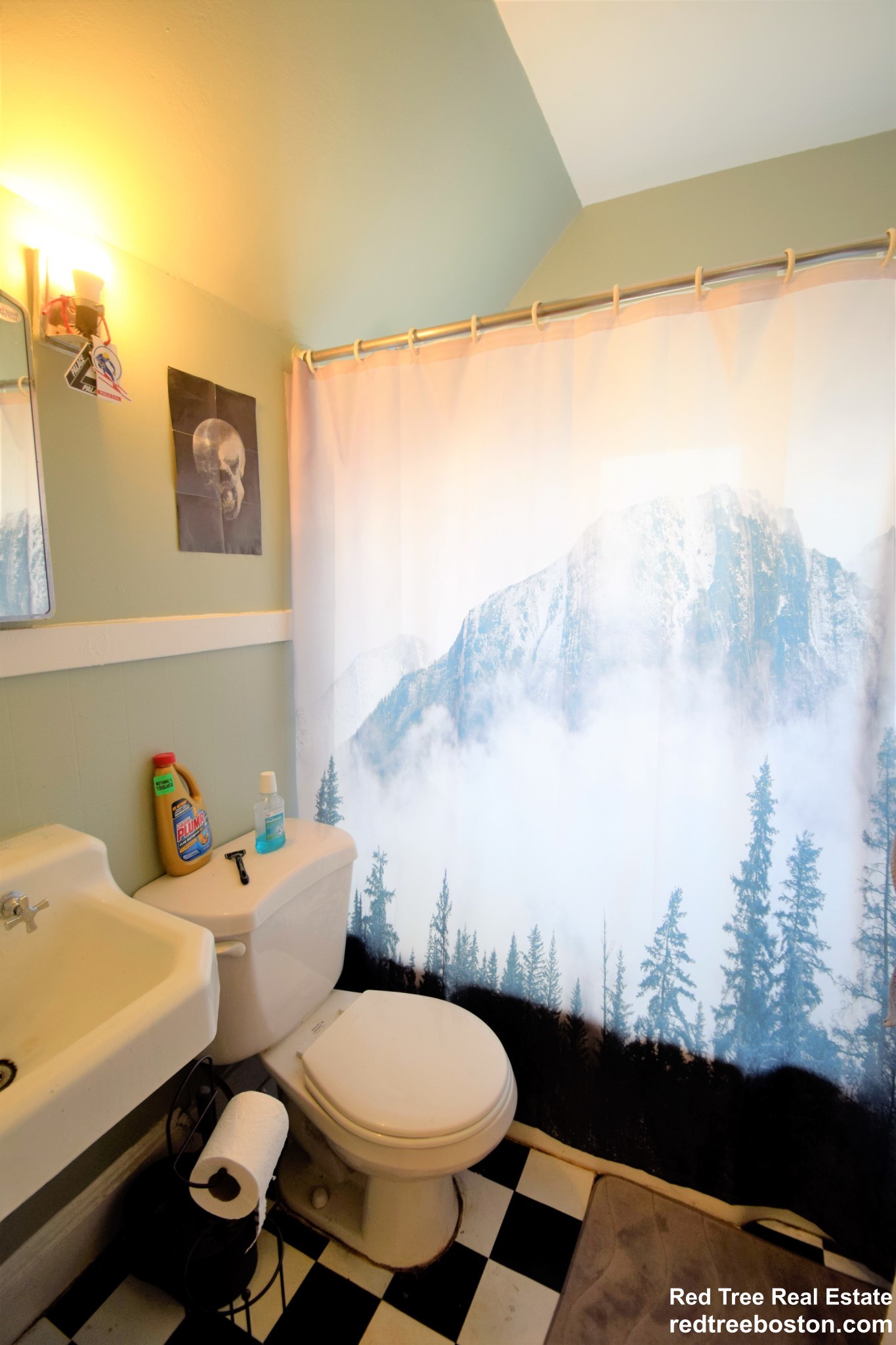 25 Oak Square Ave, Oak Square