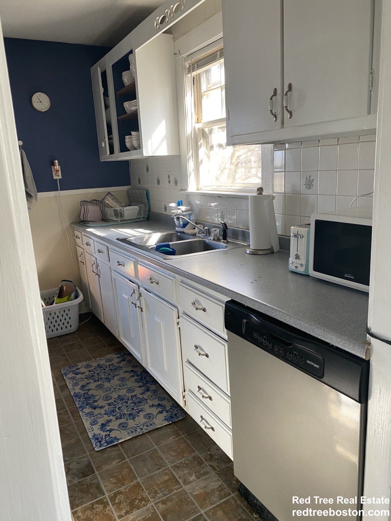 3 bed, 1 bath apartment for rent at 81 Beechcroft St Unit 2, Brighton — photo 12 of 43