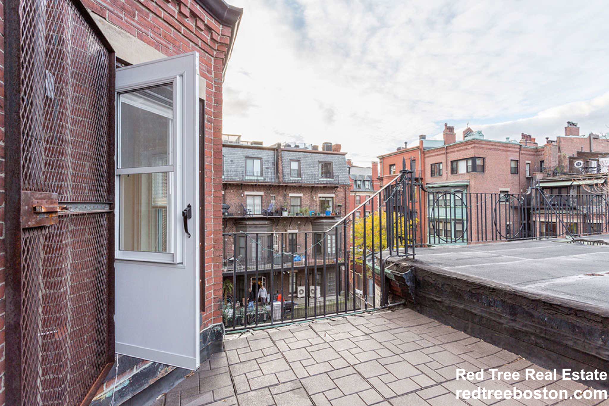 227 Newbury St, Back Bay