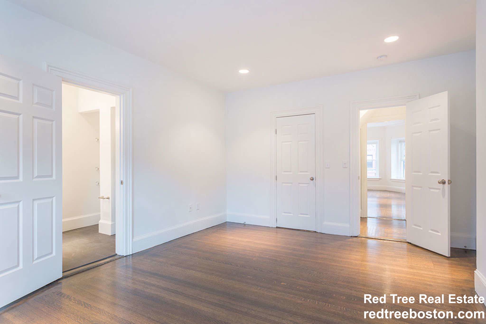 227 Newbury St, Back Bay