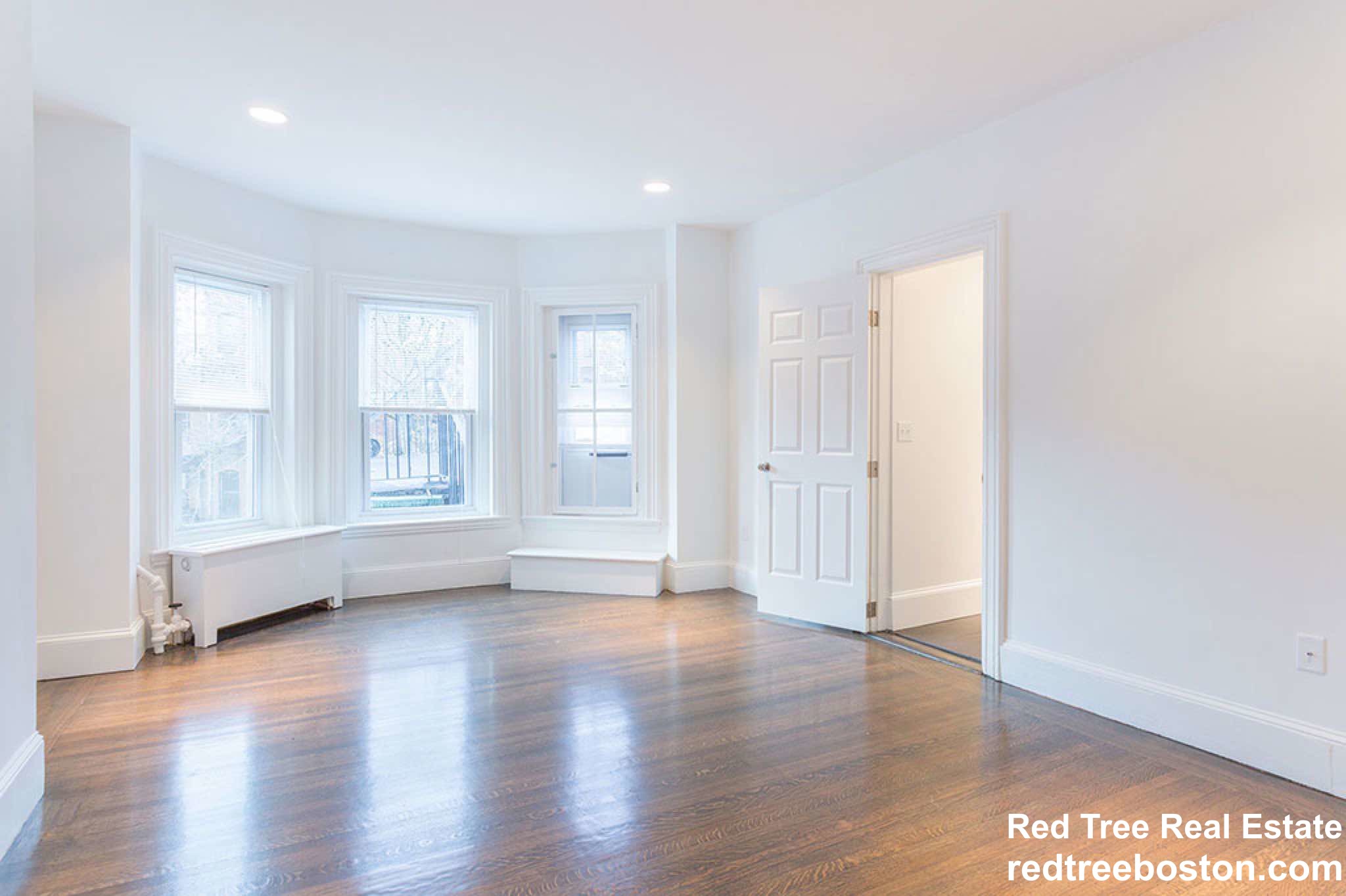 227 Newbury St, Back Bay