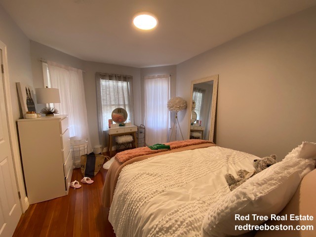 4 bed, 2 bath apartment for rent at 28 Hunnewell Ave Unit 3, Brighton — photo 14 of 25