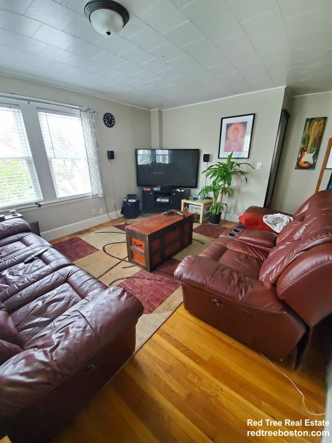 3 bed, 1 bath apartment for rent at 28 Welsh St Unit 1, Malden — photo 5 of 12