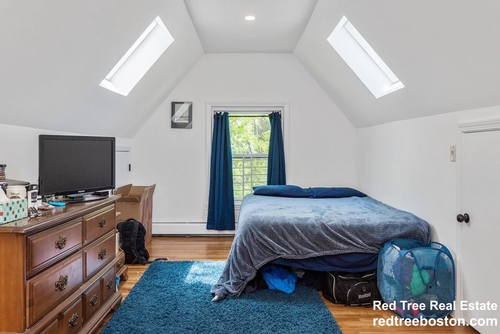 21 Kinross Rd, Brighton