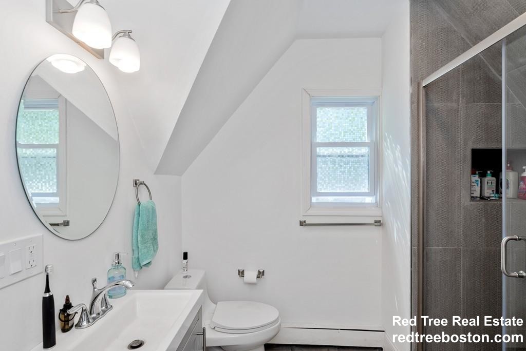 21 Kinross Rd, Brighton