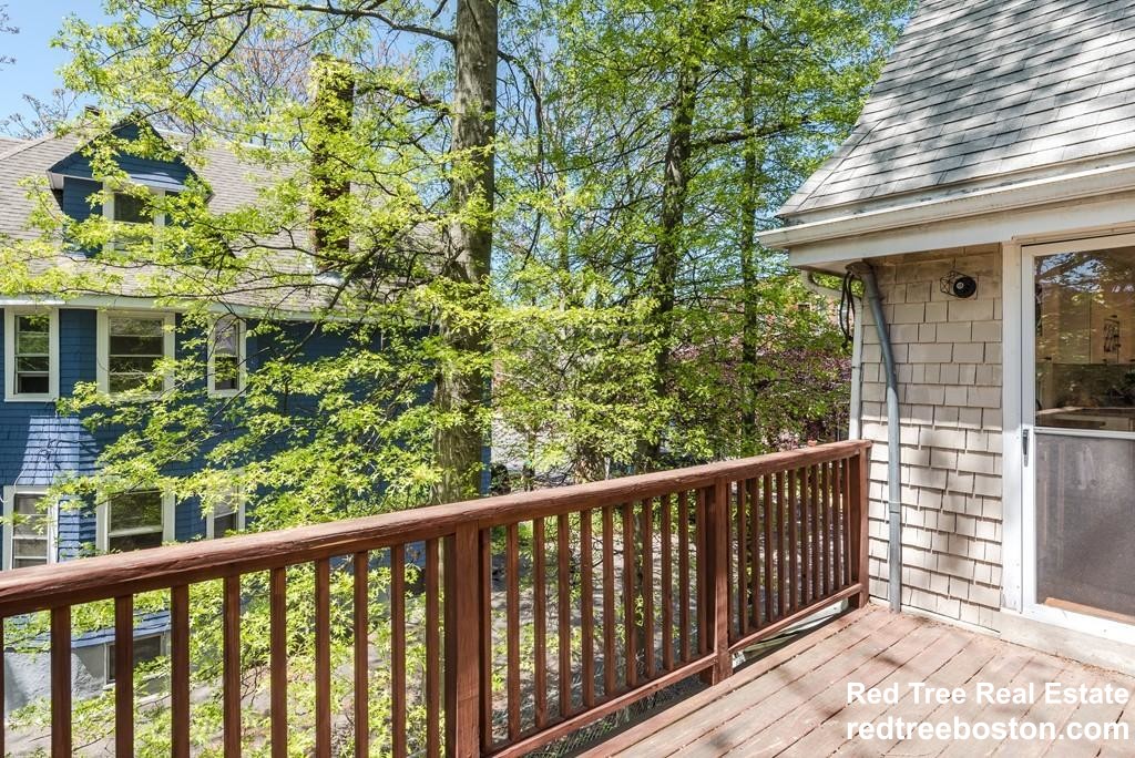 21 Kinross Rd, Brighton