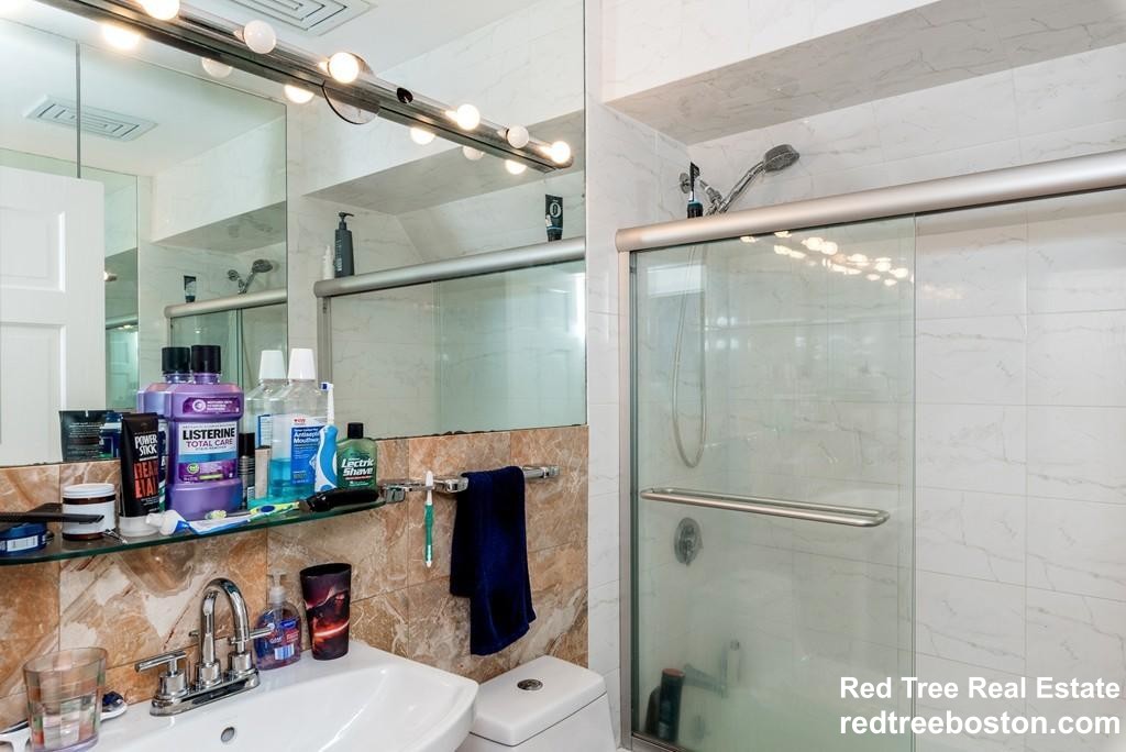 21 Kinross Rd, Brighton