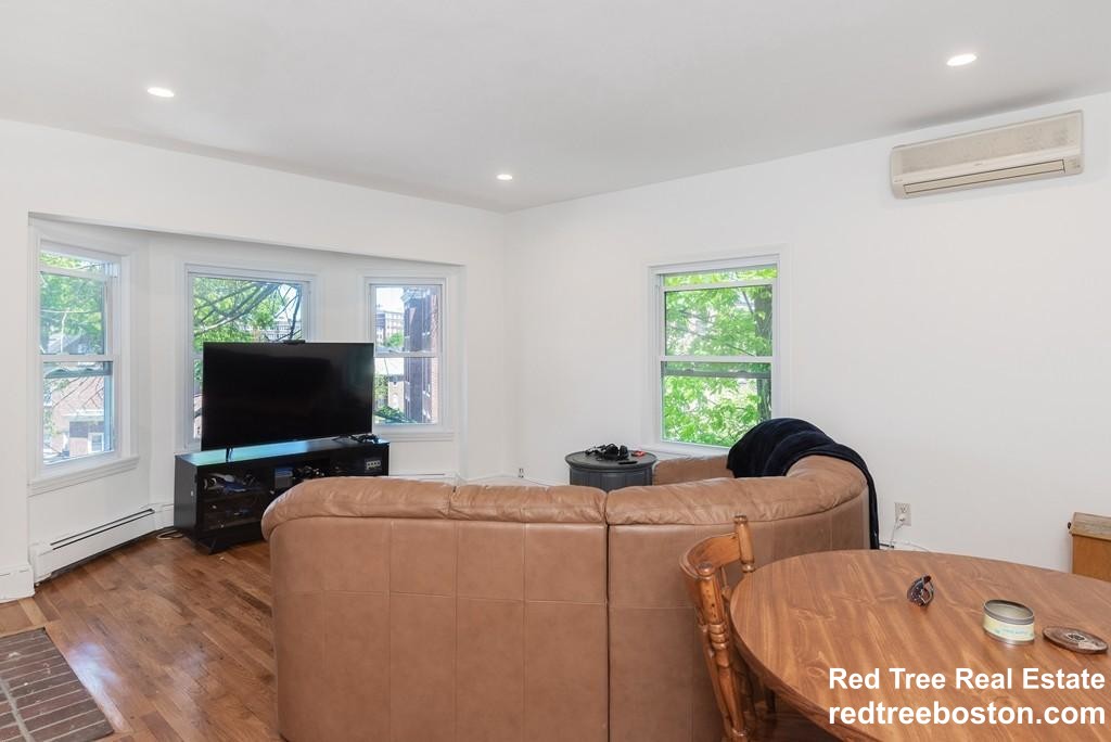 21 Kinross Rd, Brighton